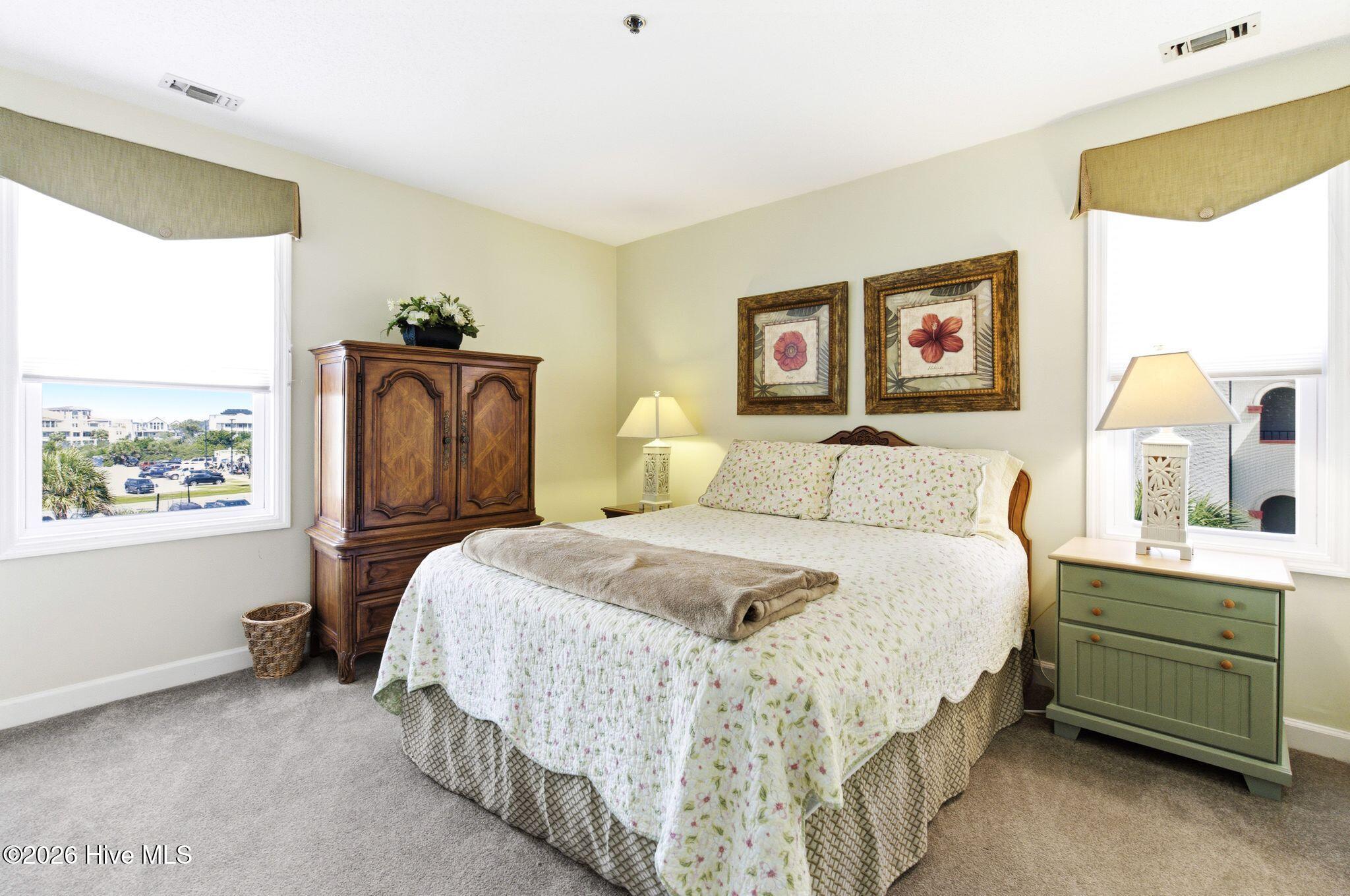 100564171 | Photo 22