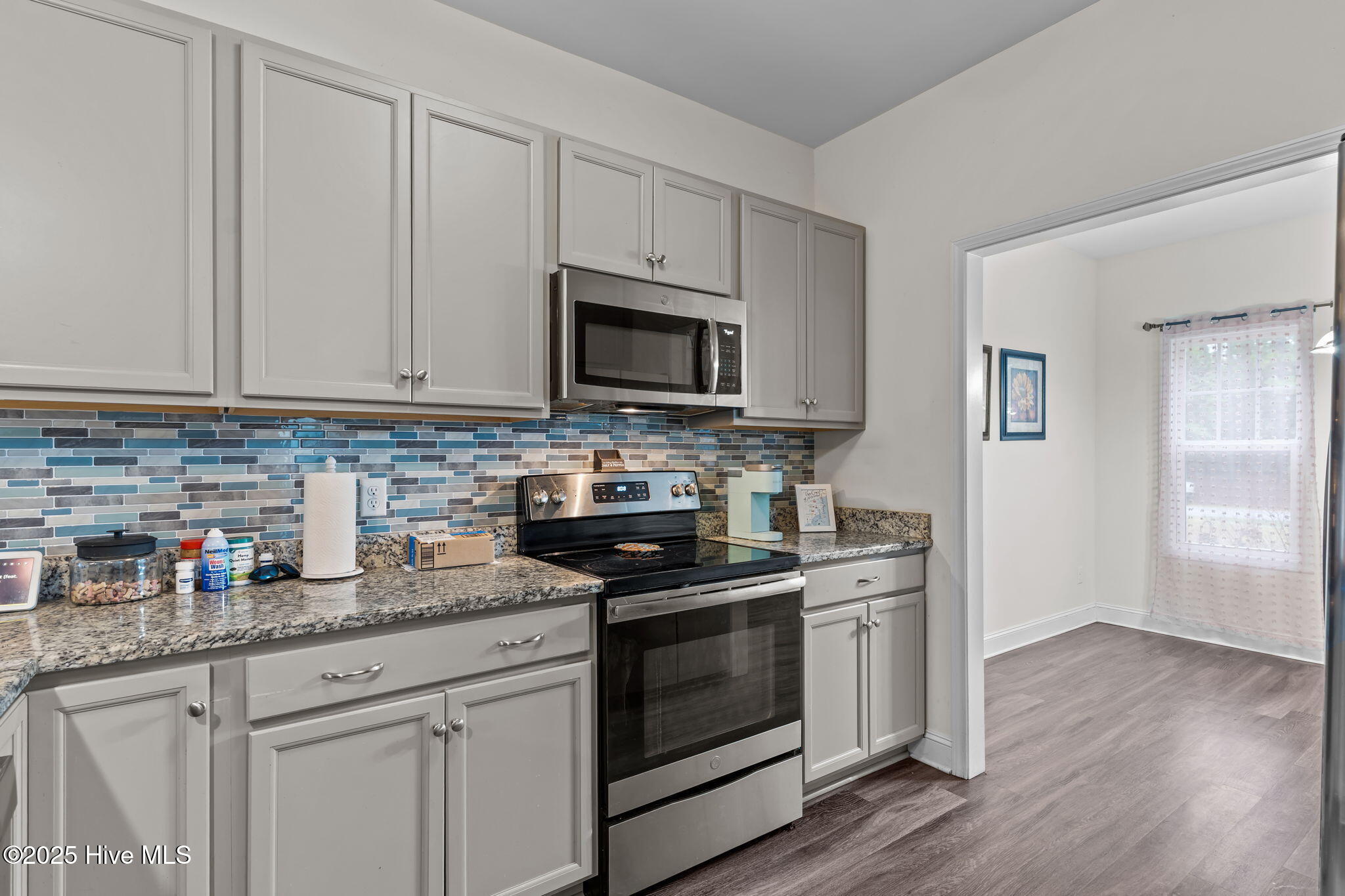 100537079 | Photo 17