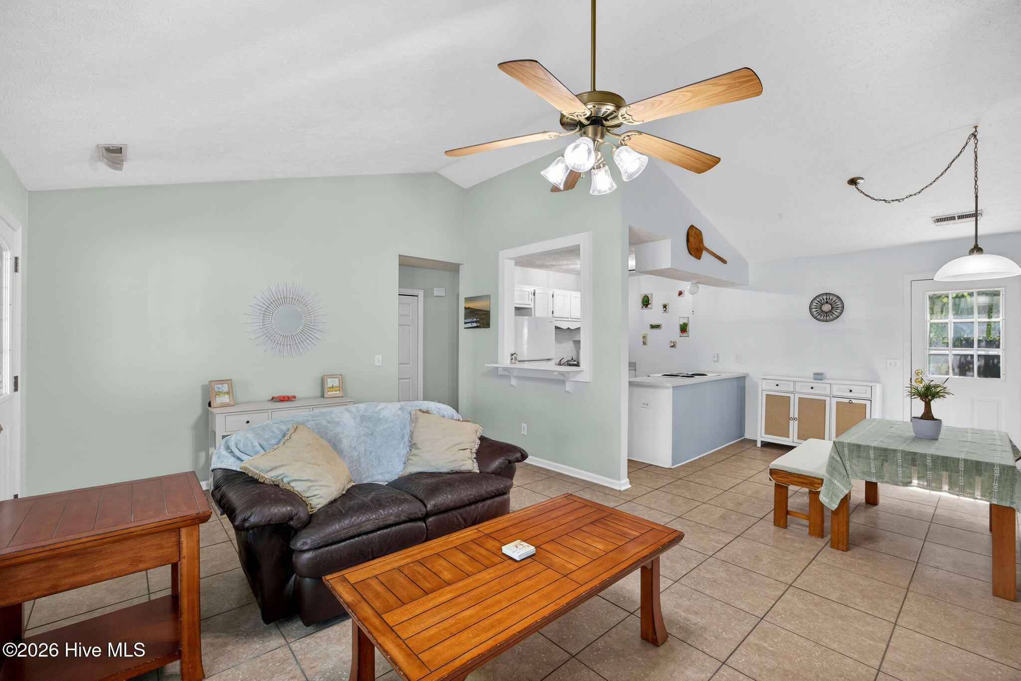 100567464 | Photo 10