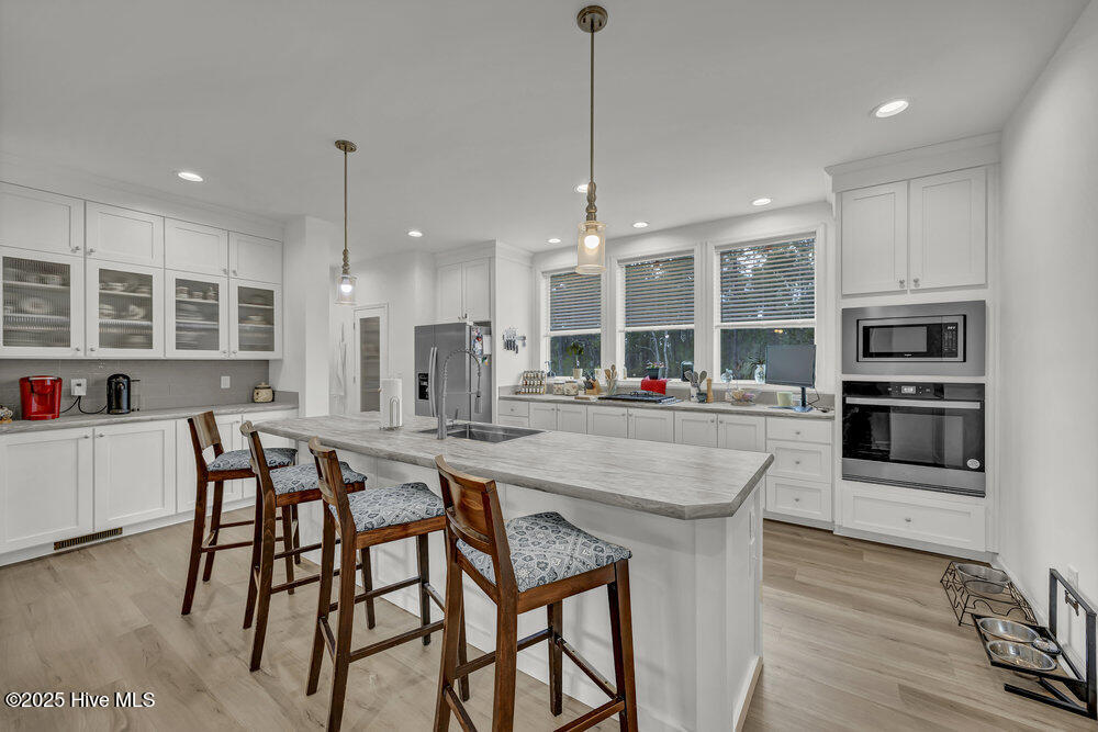 100534128 | Photo 10