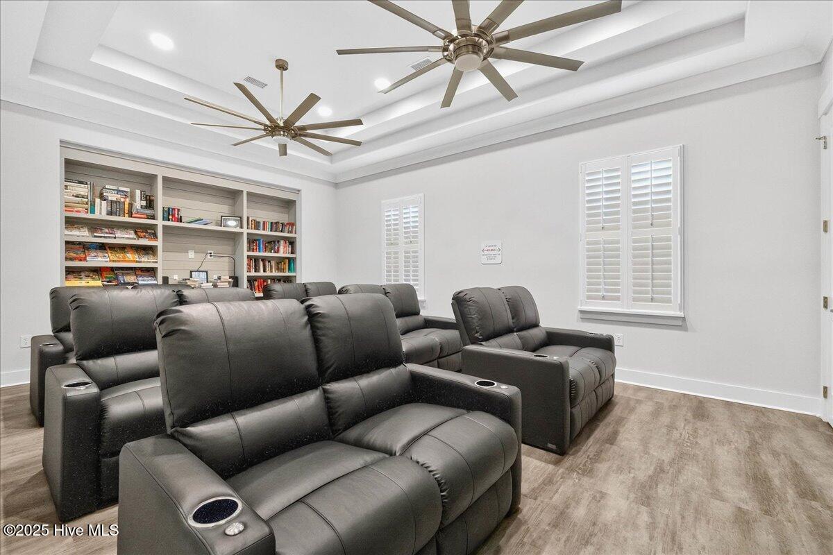 100524378 | Photo 76