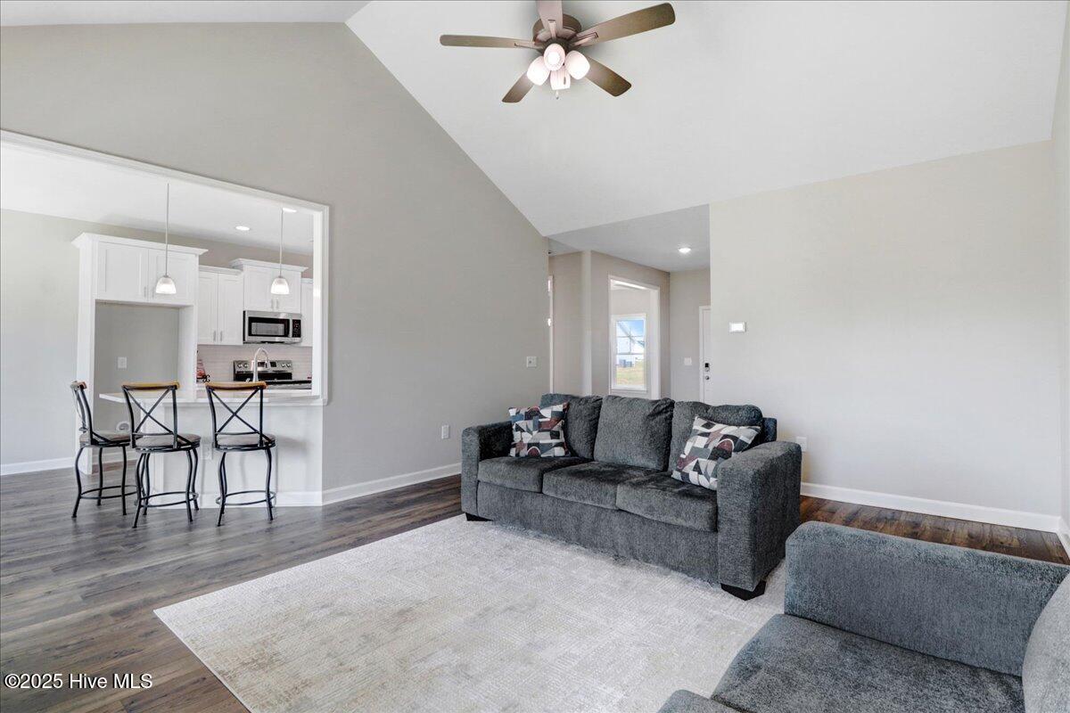 10-103 Baileys Pl-10