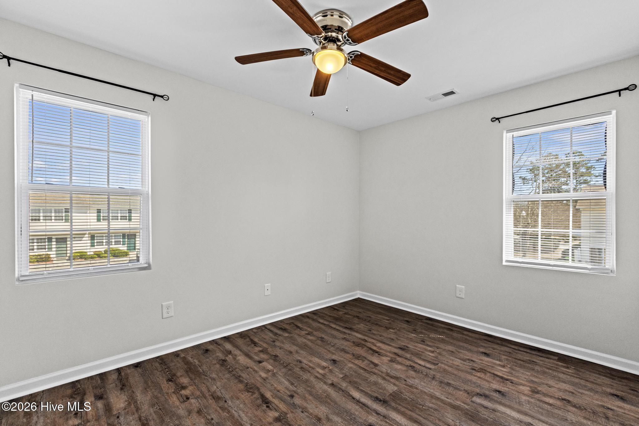 100557446 | Photo 21