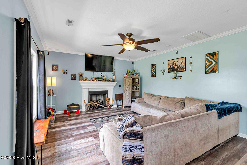 100567733 | Photo 16