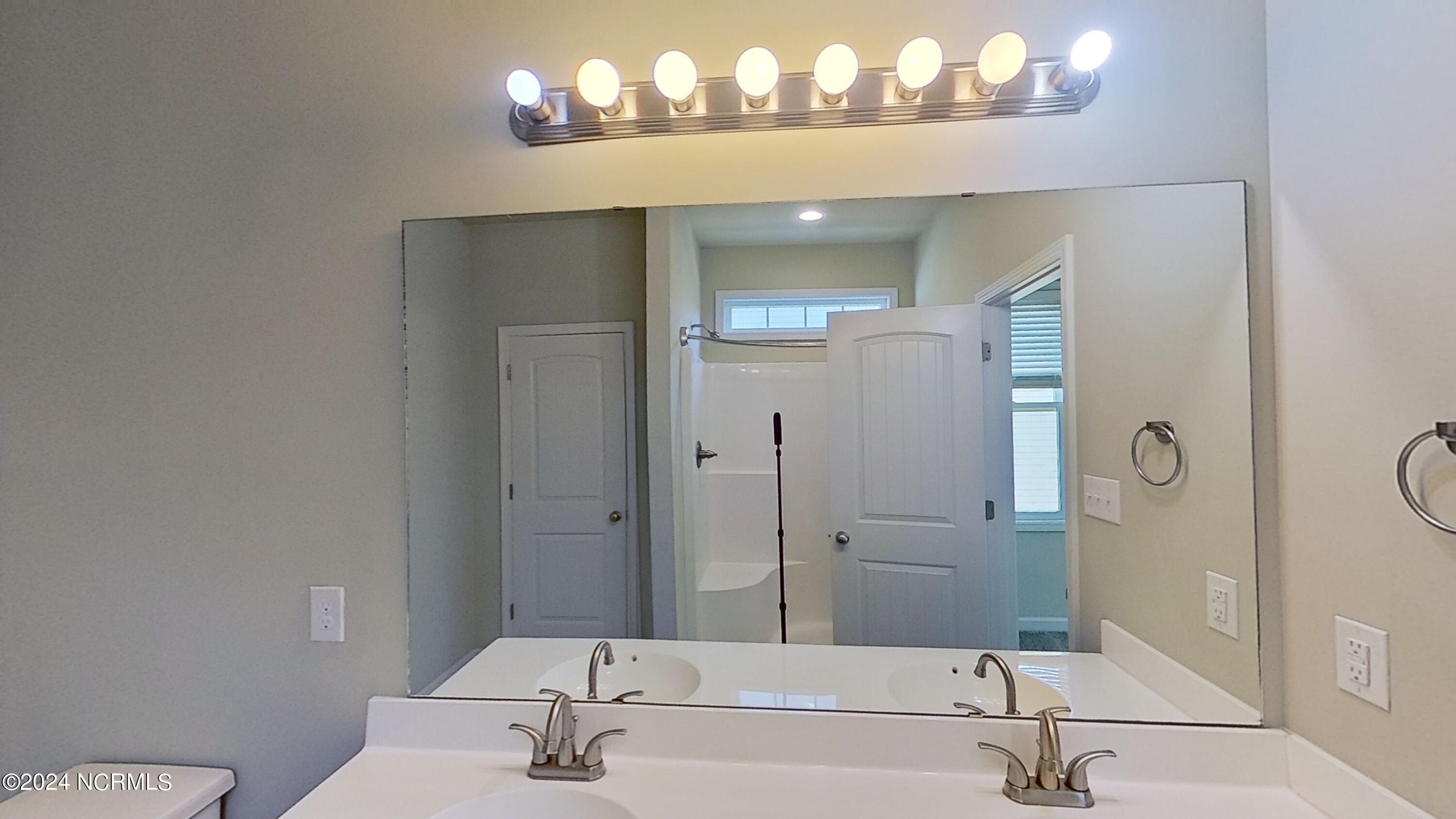 100524668 | Photo 18