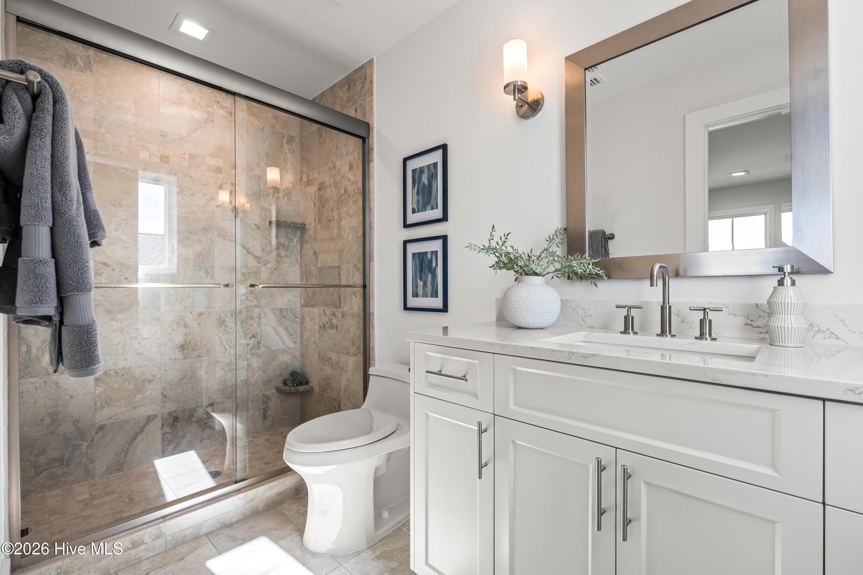 100558368 | Photo 54