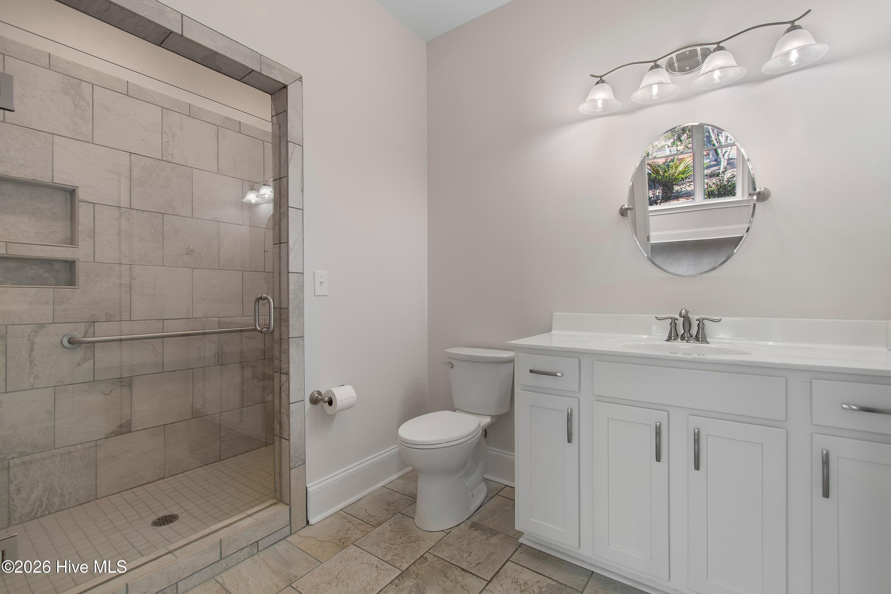 100556573 | Photo 35