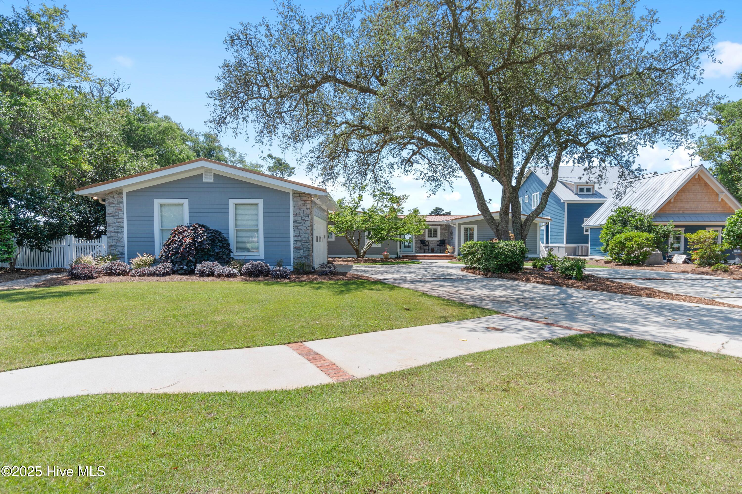 102 River Drive, Southport, NC 28461 – photo 3: 102RiverDr - 4