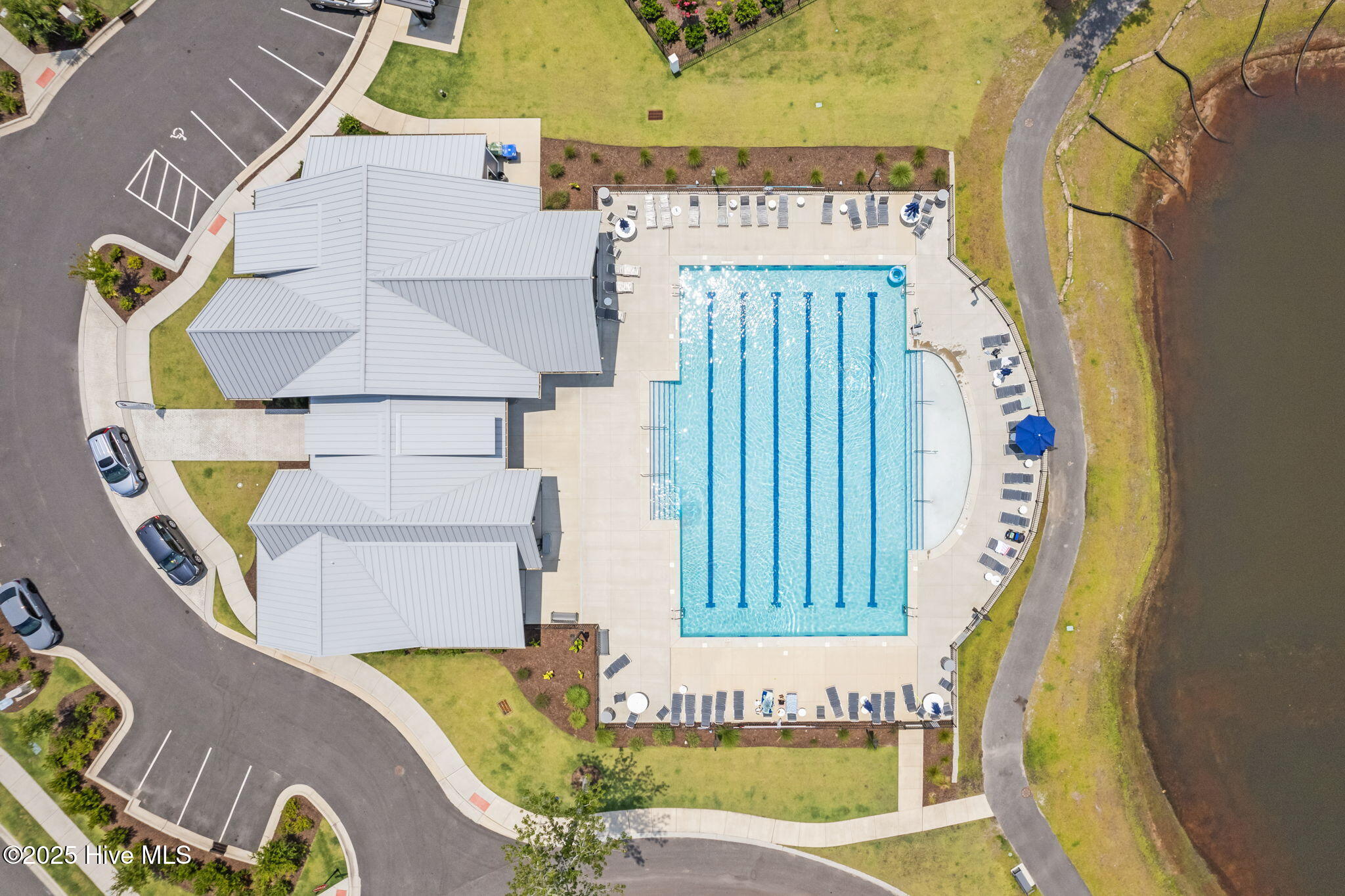 100485304 | Photo 46