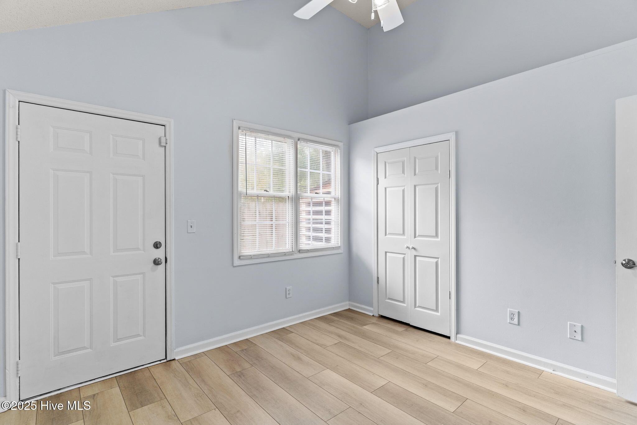 100534947 | Photo 22