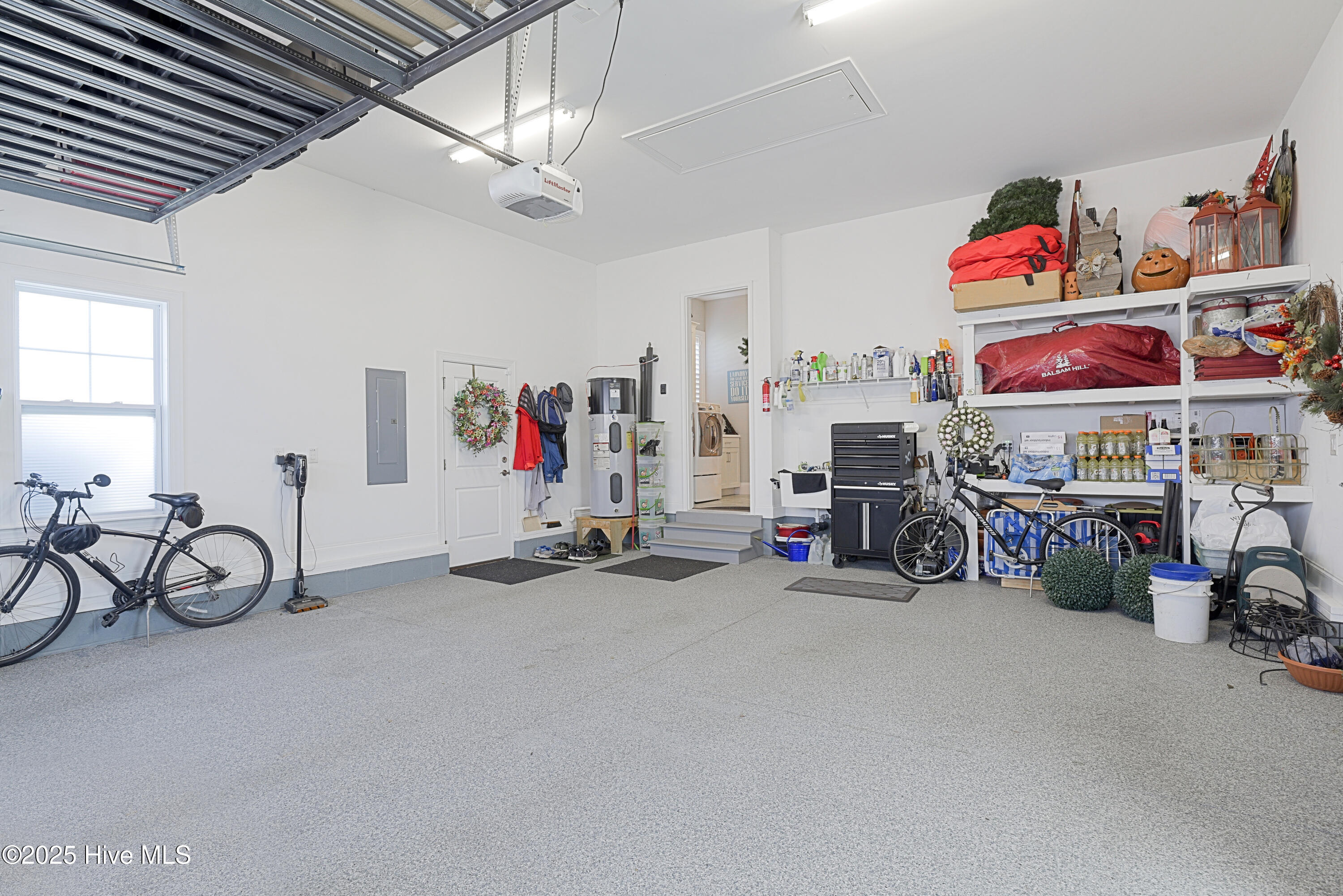 100530008 | Photo 52