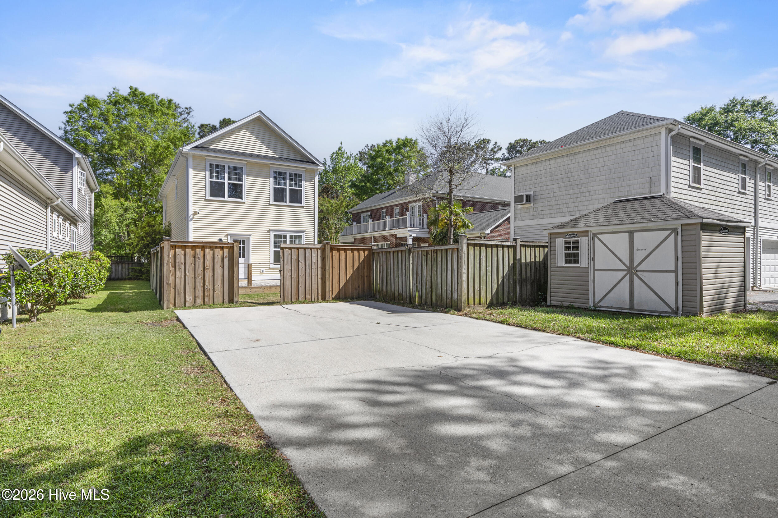 100567913 | Photo 44