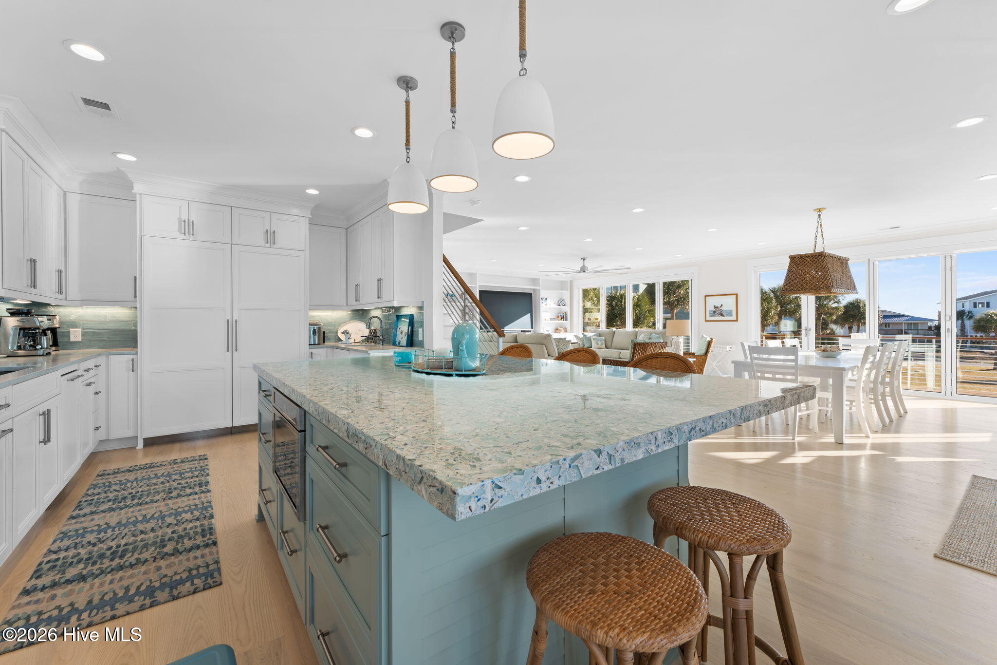 100550371 | Photo 18