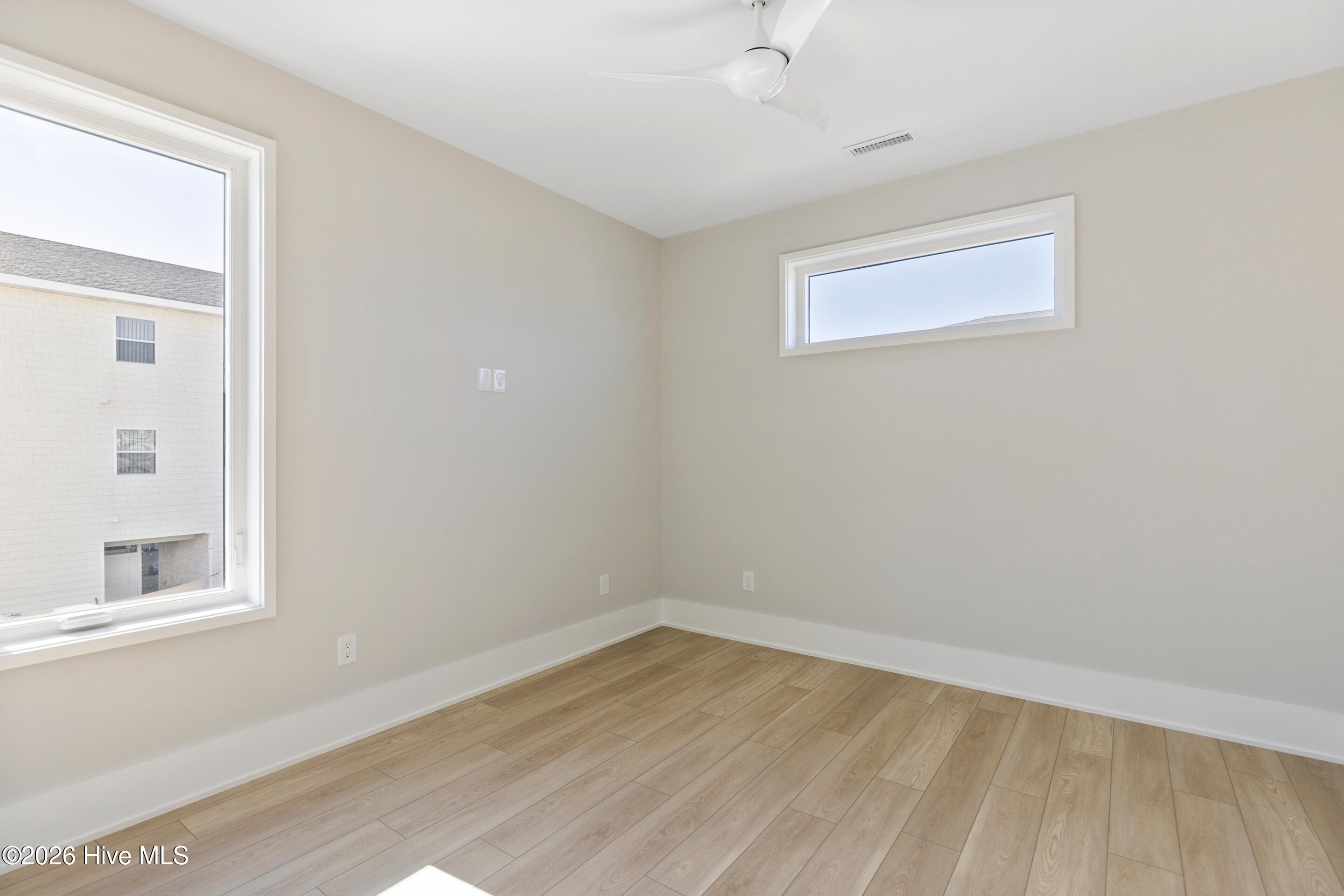 100545146 | Photo 52