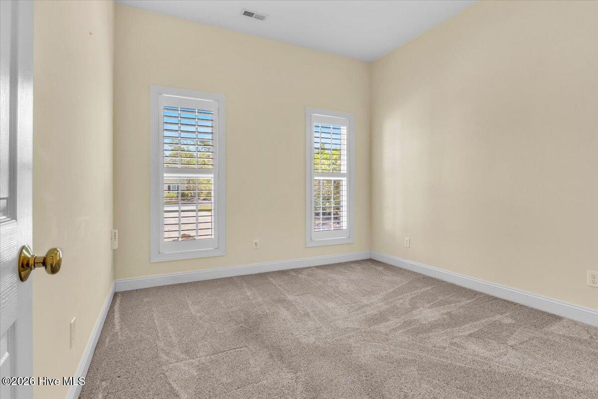 100569829 | Photo 48