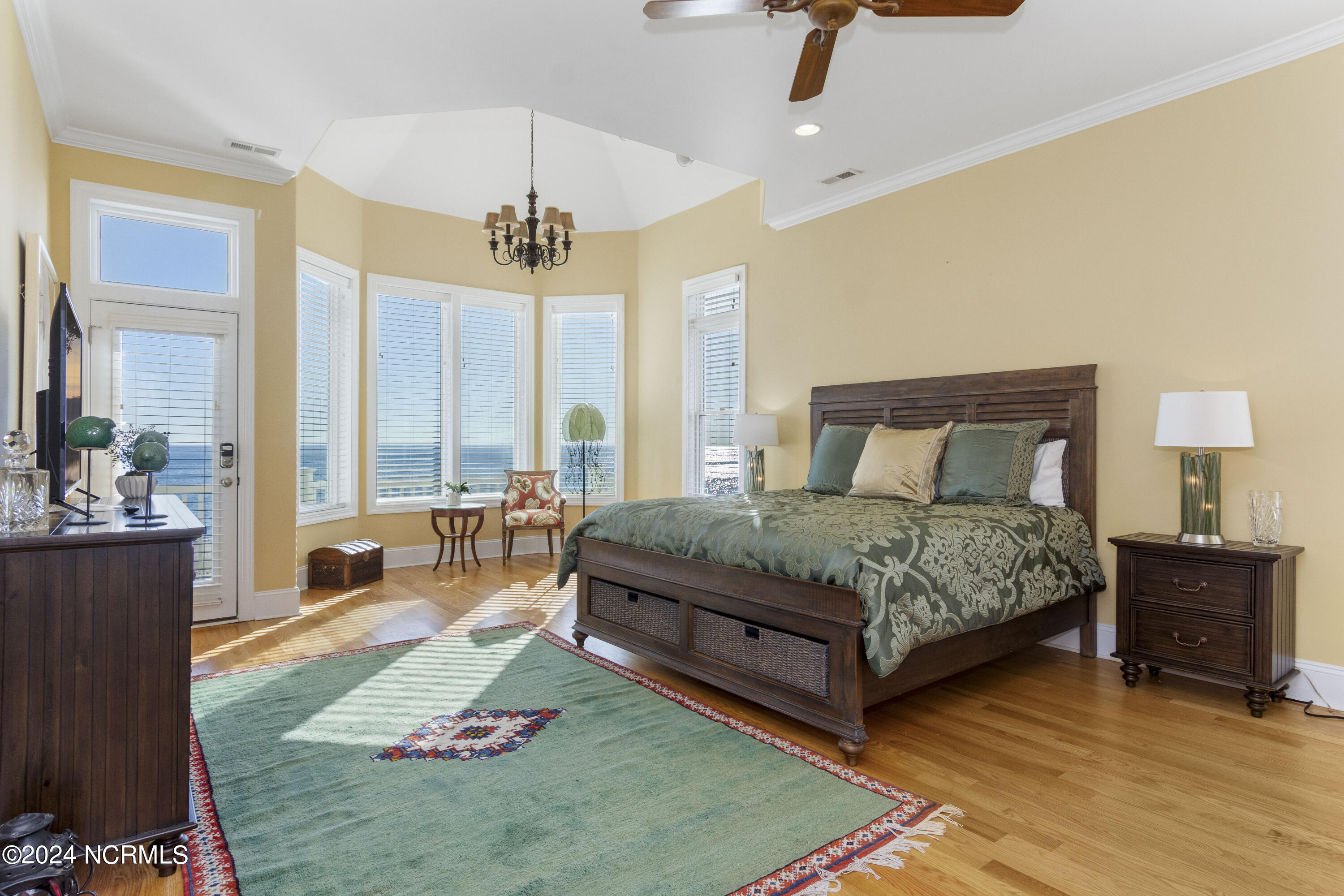 100429078 | Photo 25