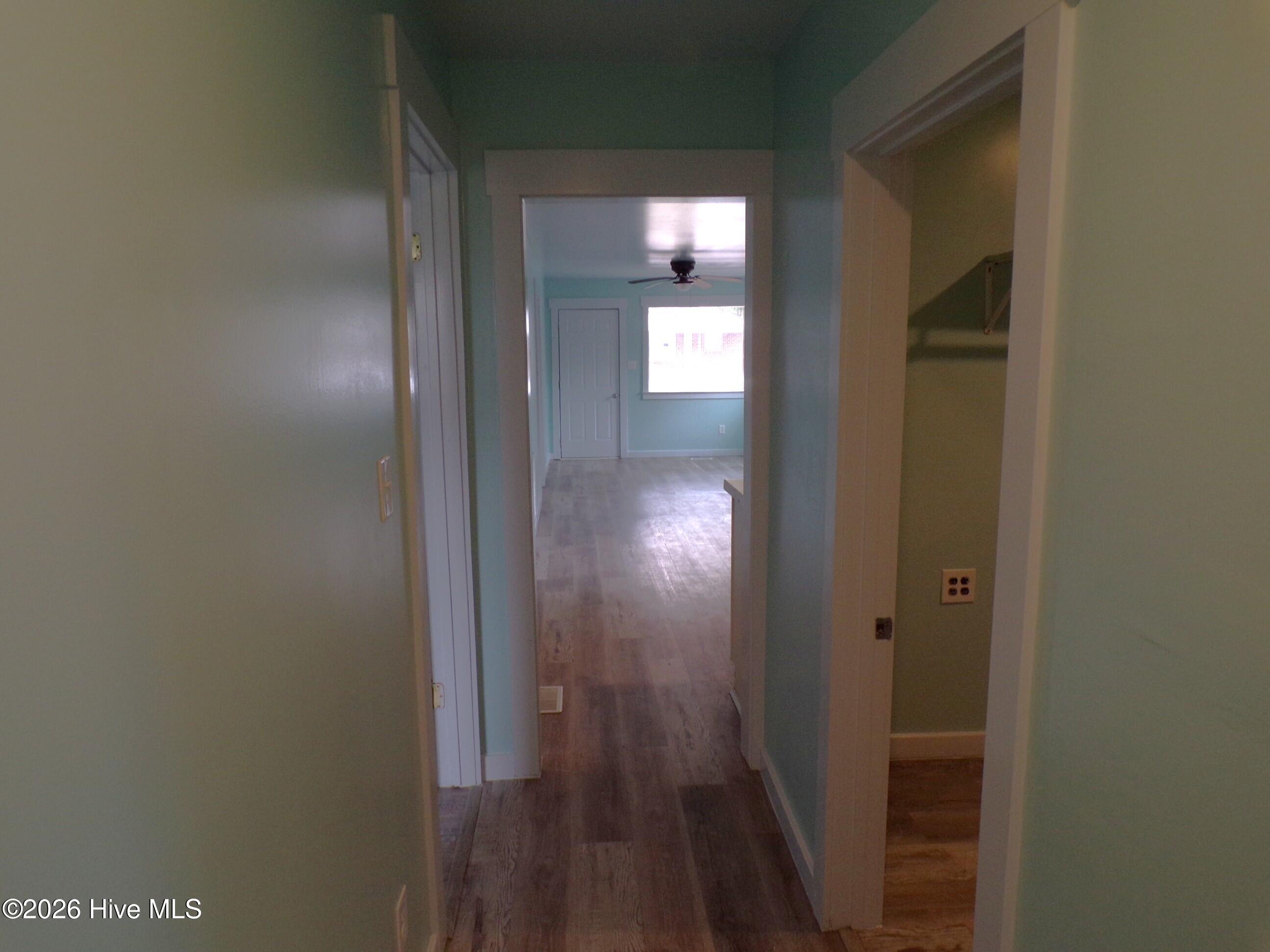 100558071 | Photo 12