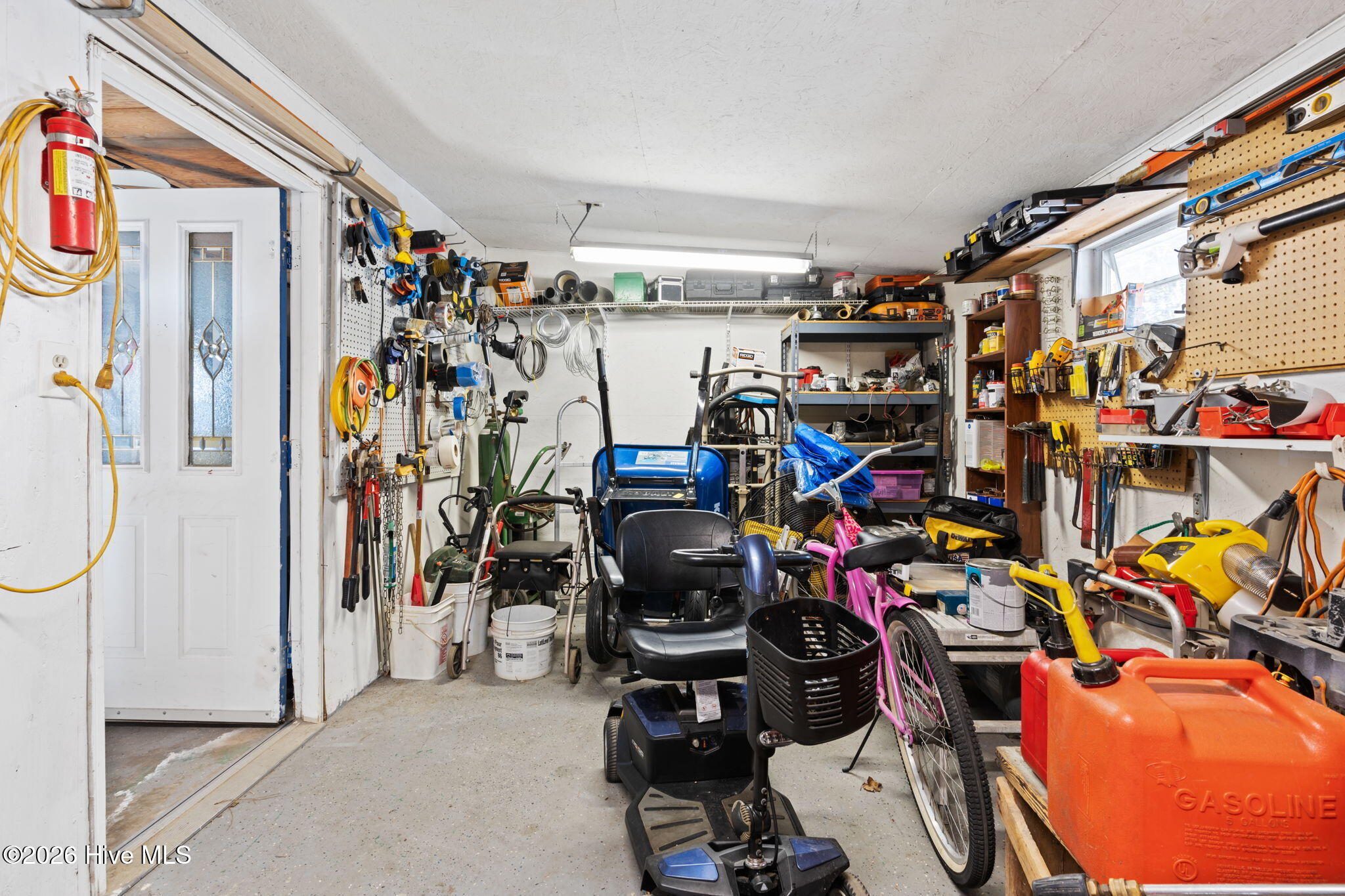 100549900 | Photo 37