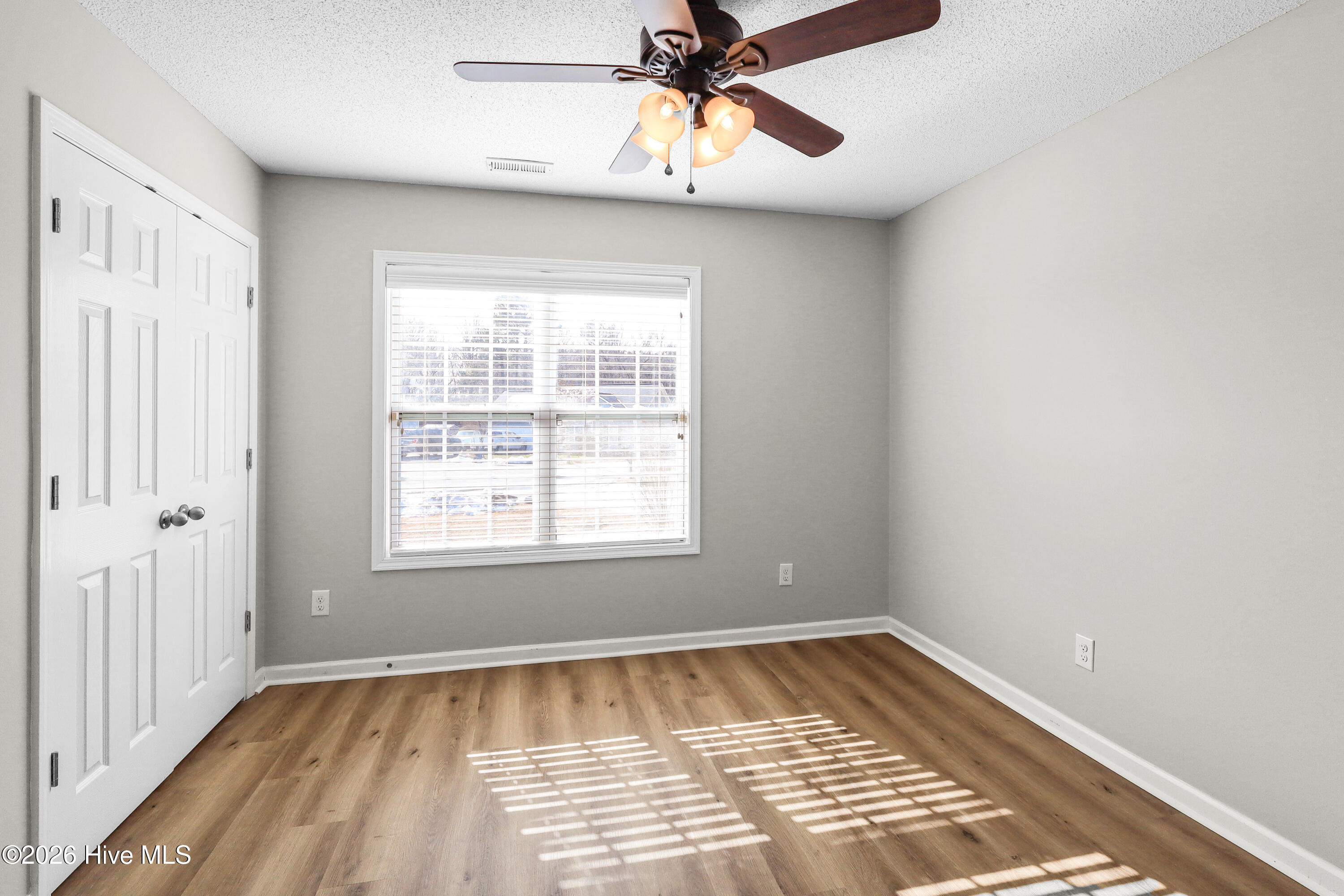 100554505 | Photo 33