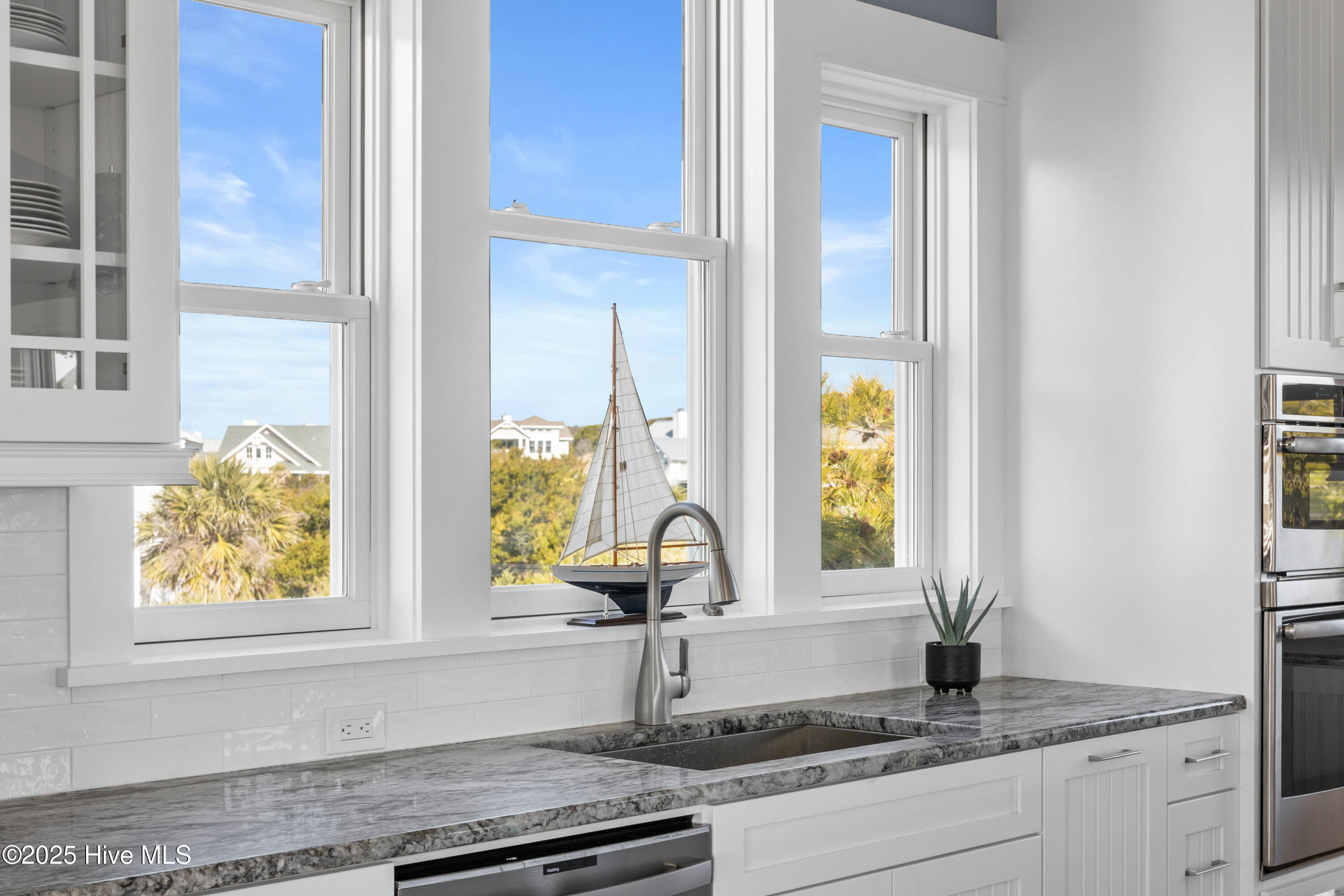 100494398 | Photo 31