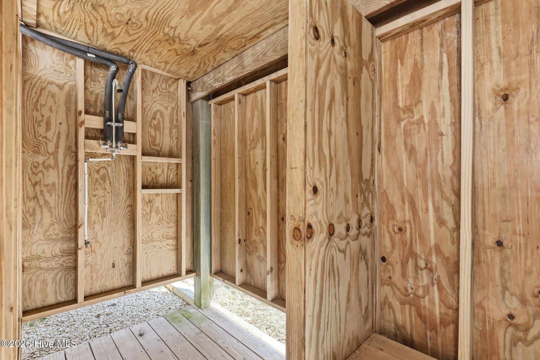 100558178 | Photo 52