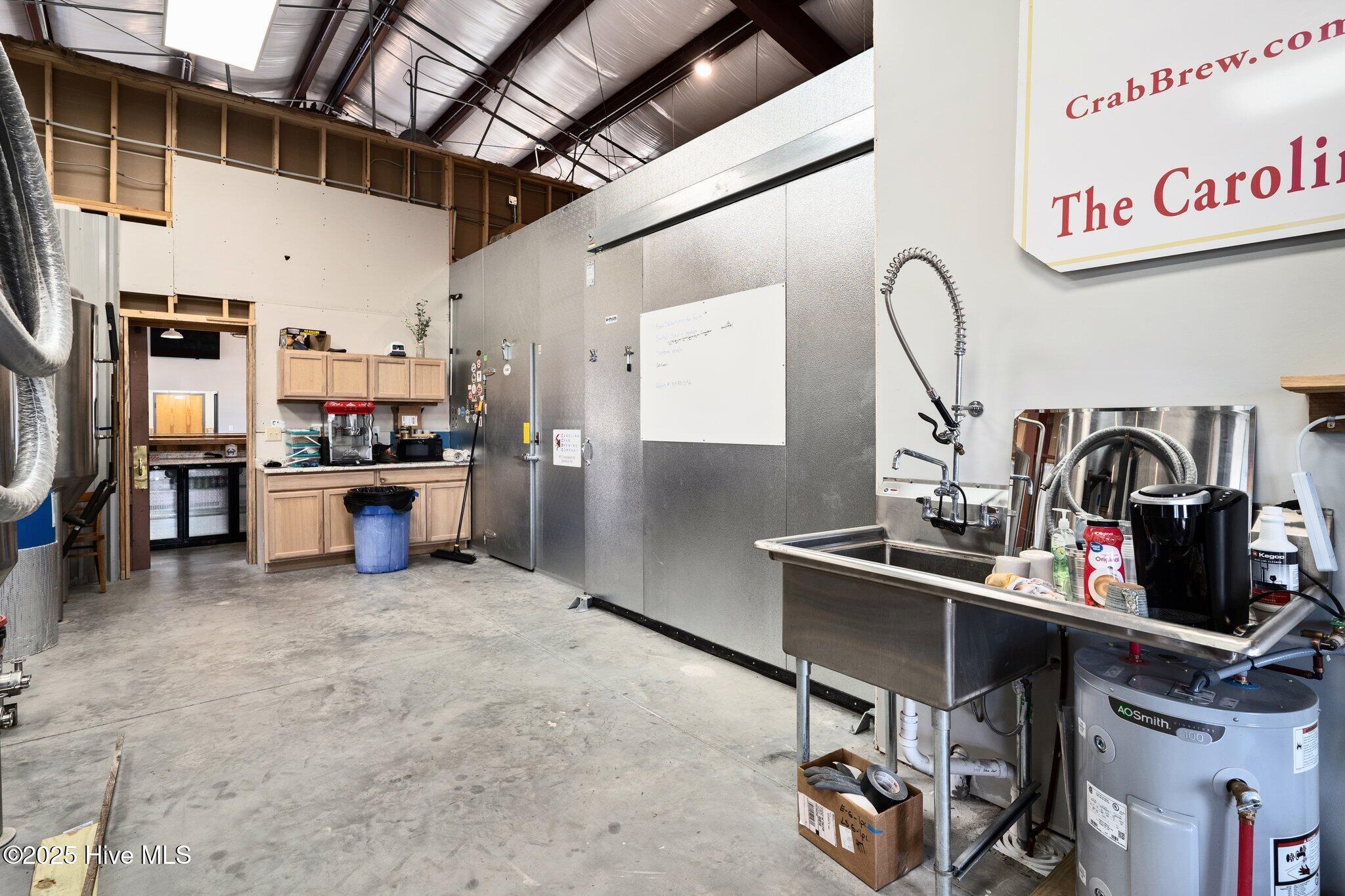 100545245 | Photo 36