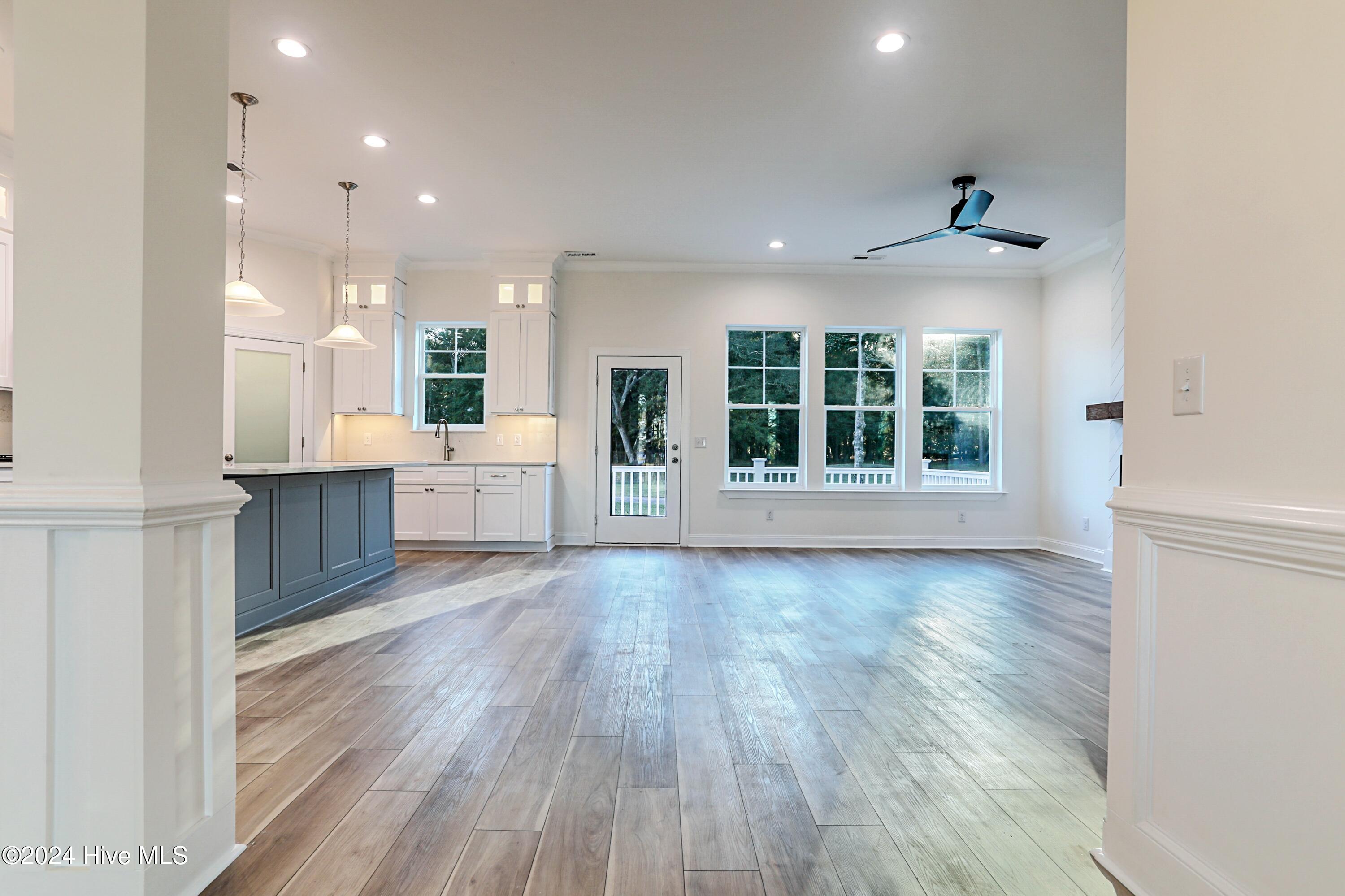 100477355 | Photo 10