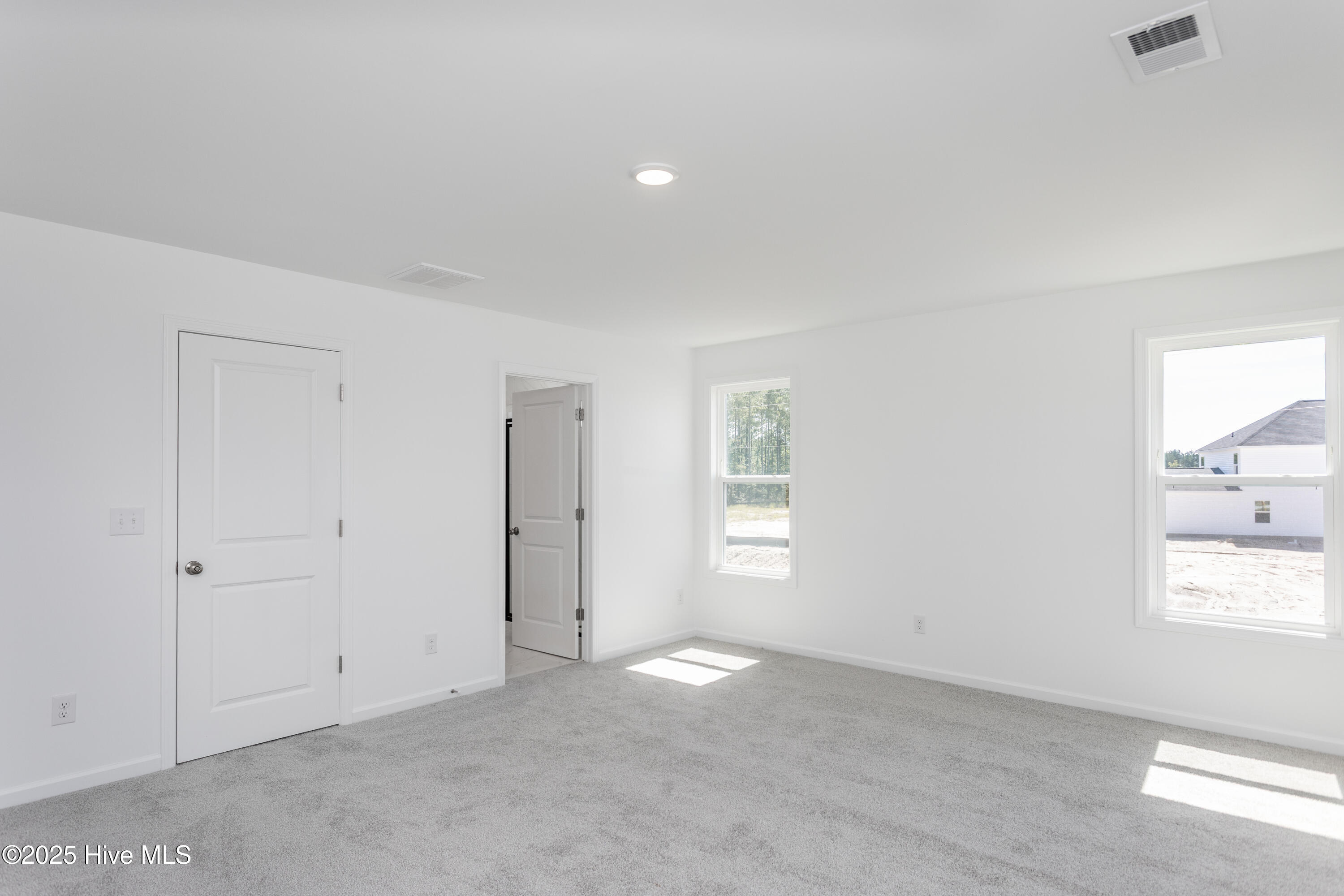 100507421 | Photo 17