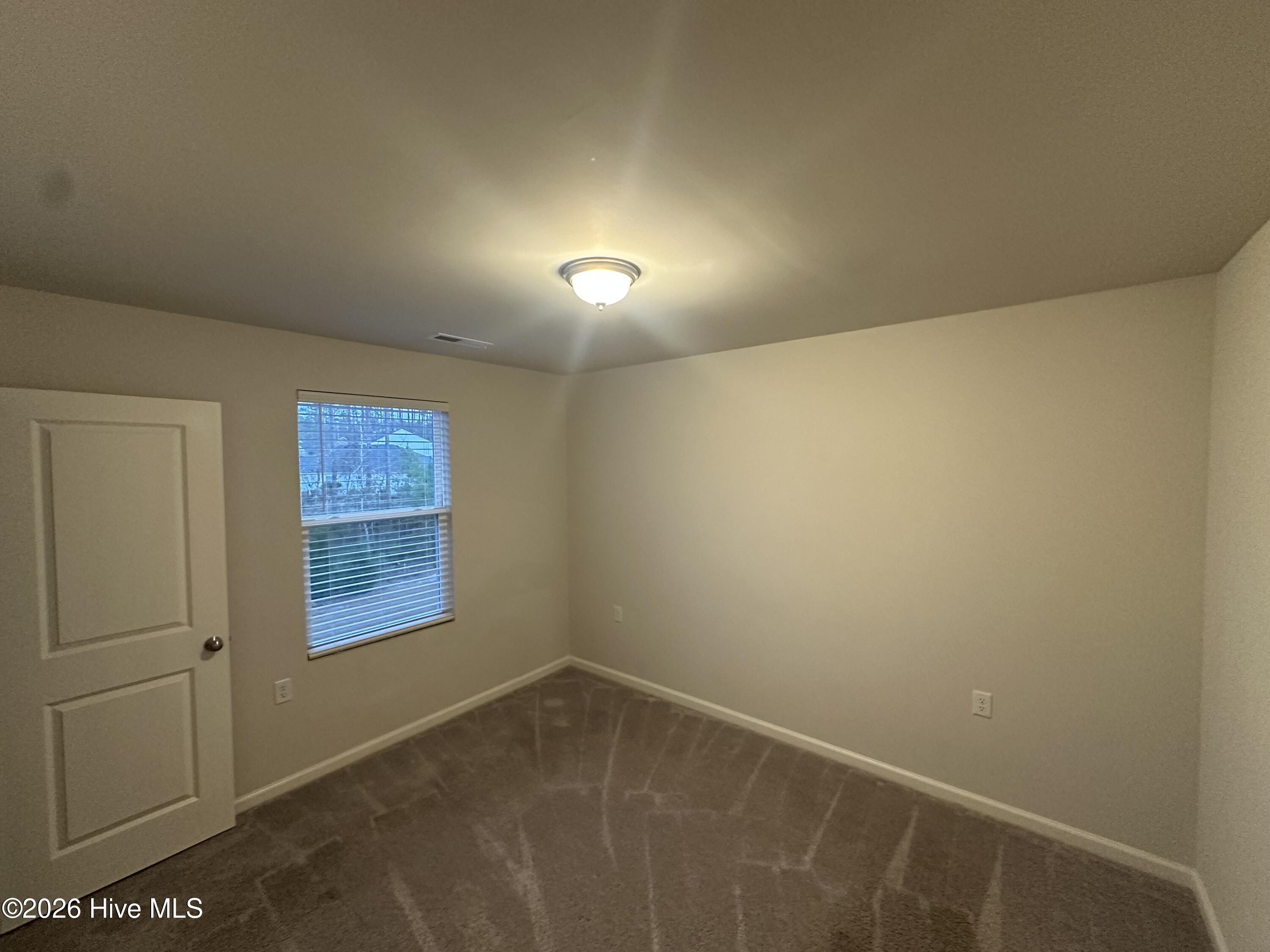 100549378 | Photo 11