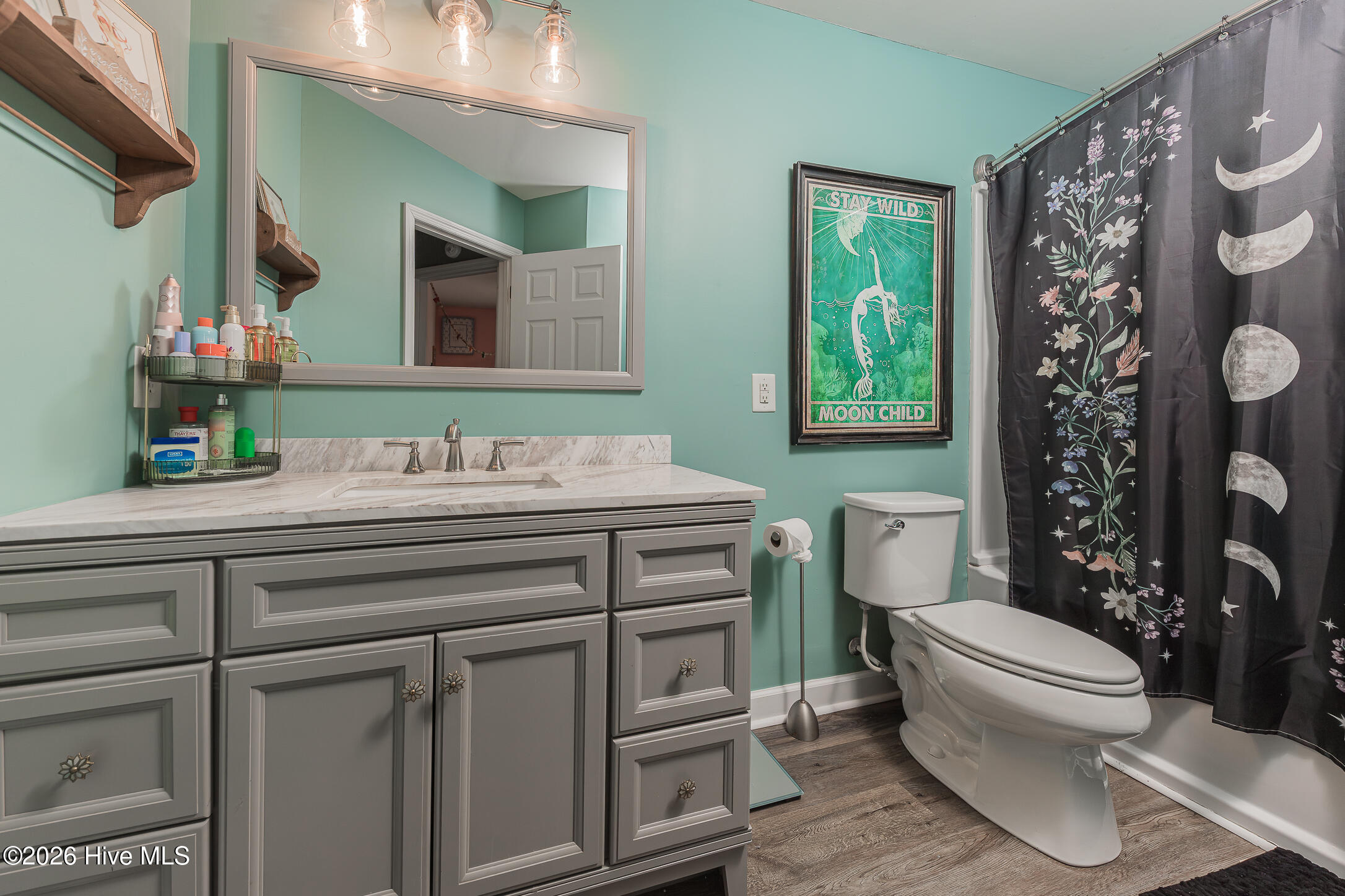 100556054 | Photo 33