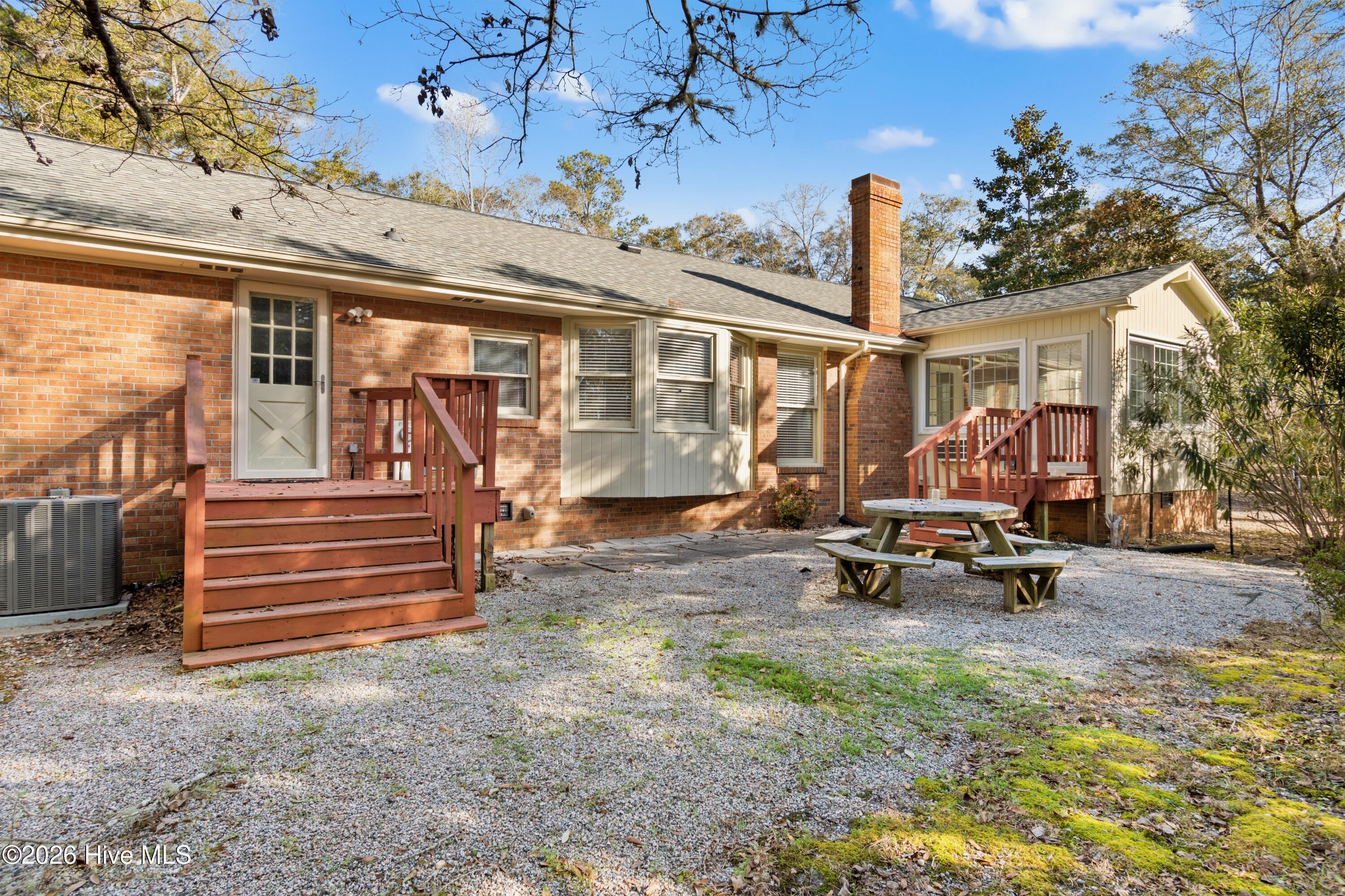 100549008 | Photo 35