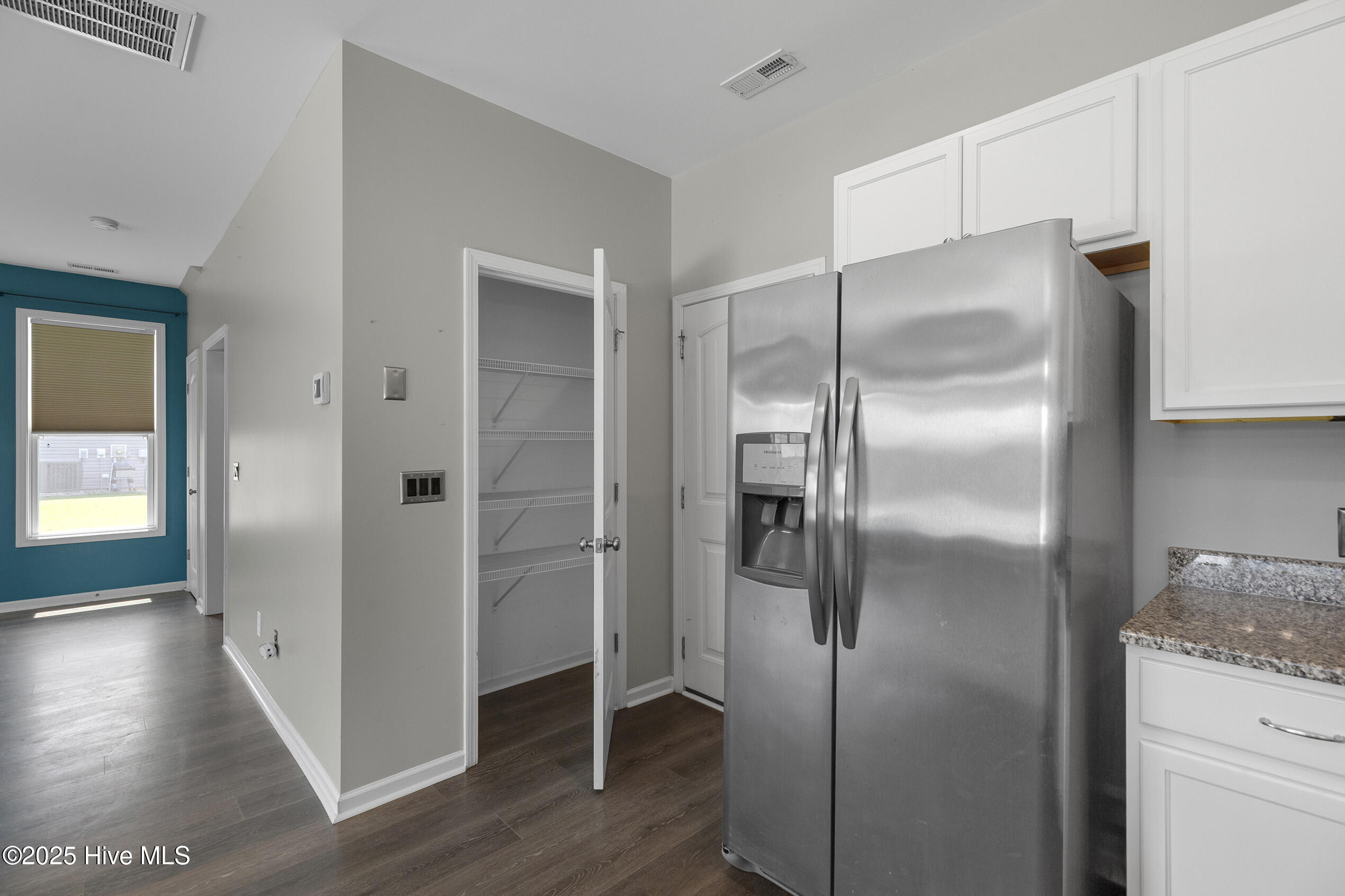 100547149 | Photo 13