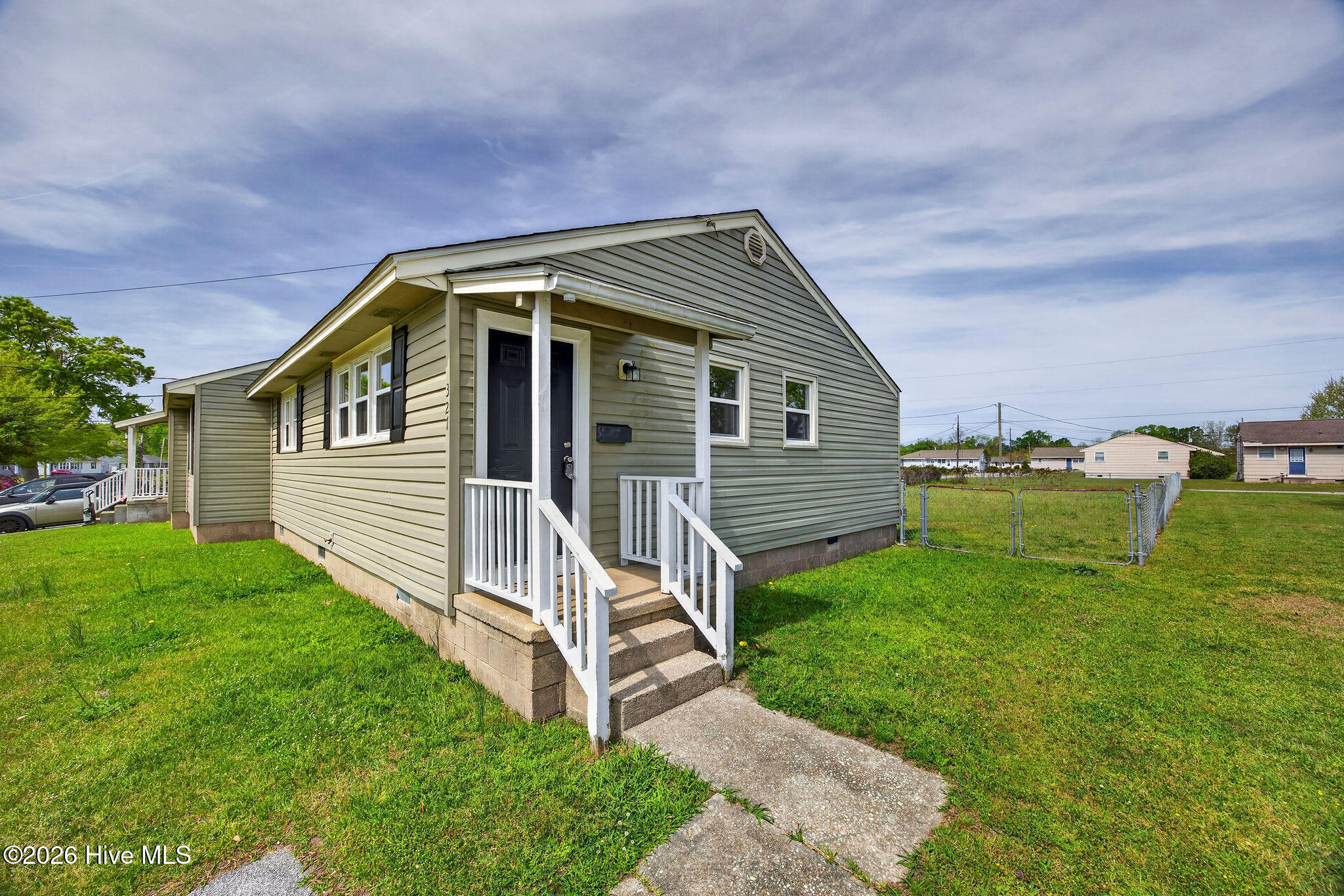 100567273 | Photo 17