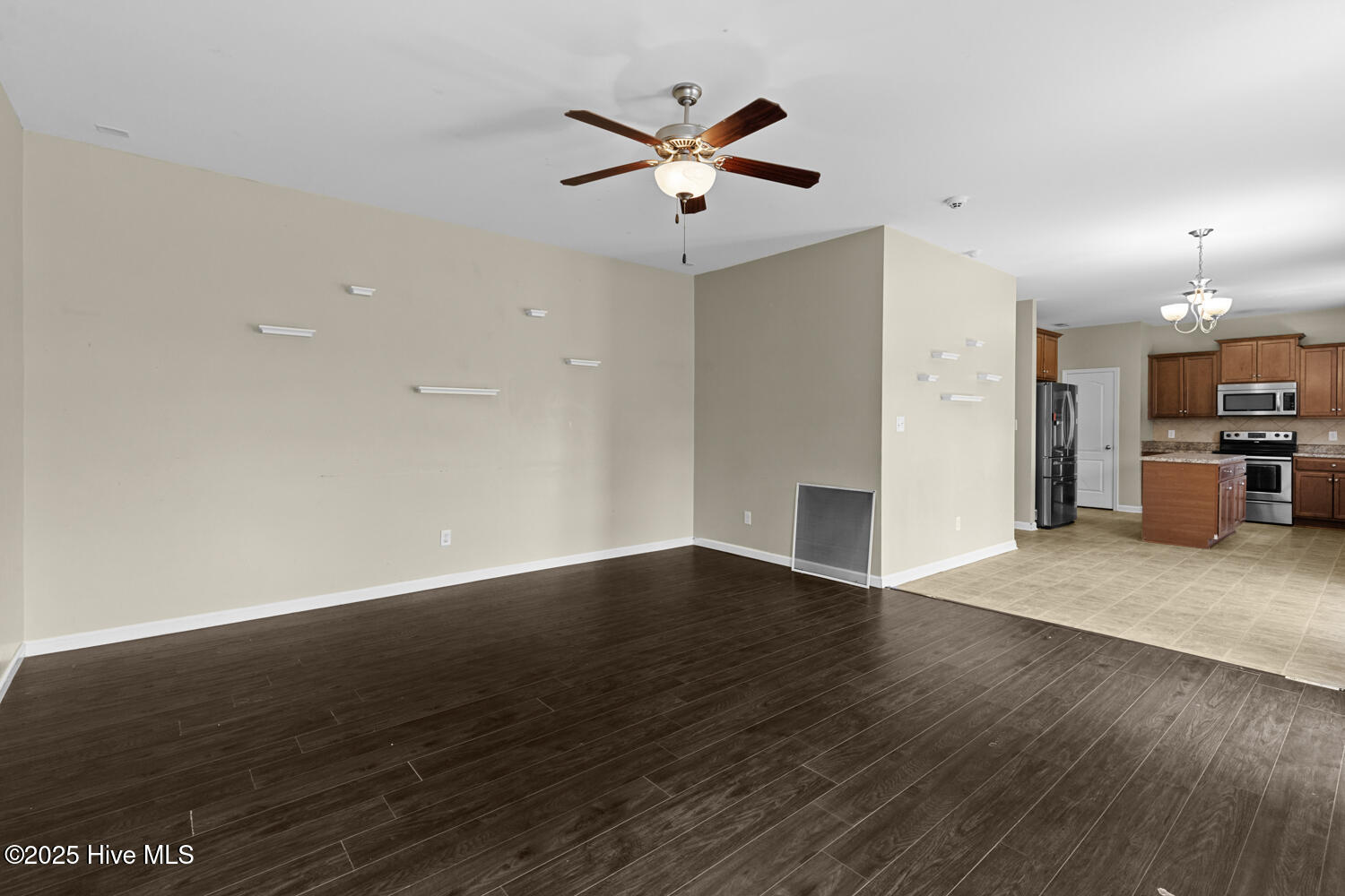 100506336 | Photo 13