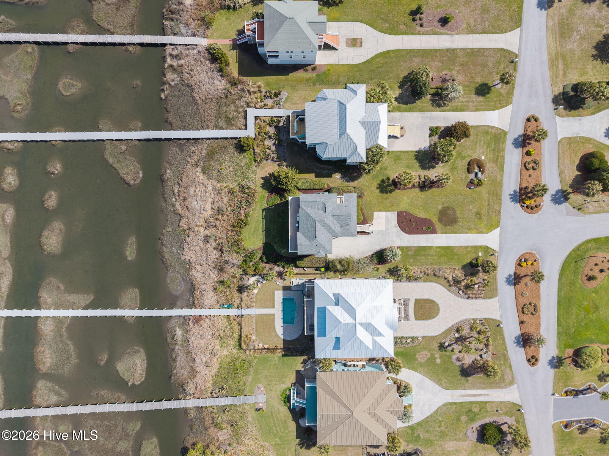 100564459 | Photo 76