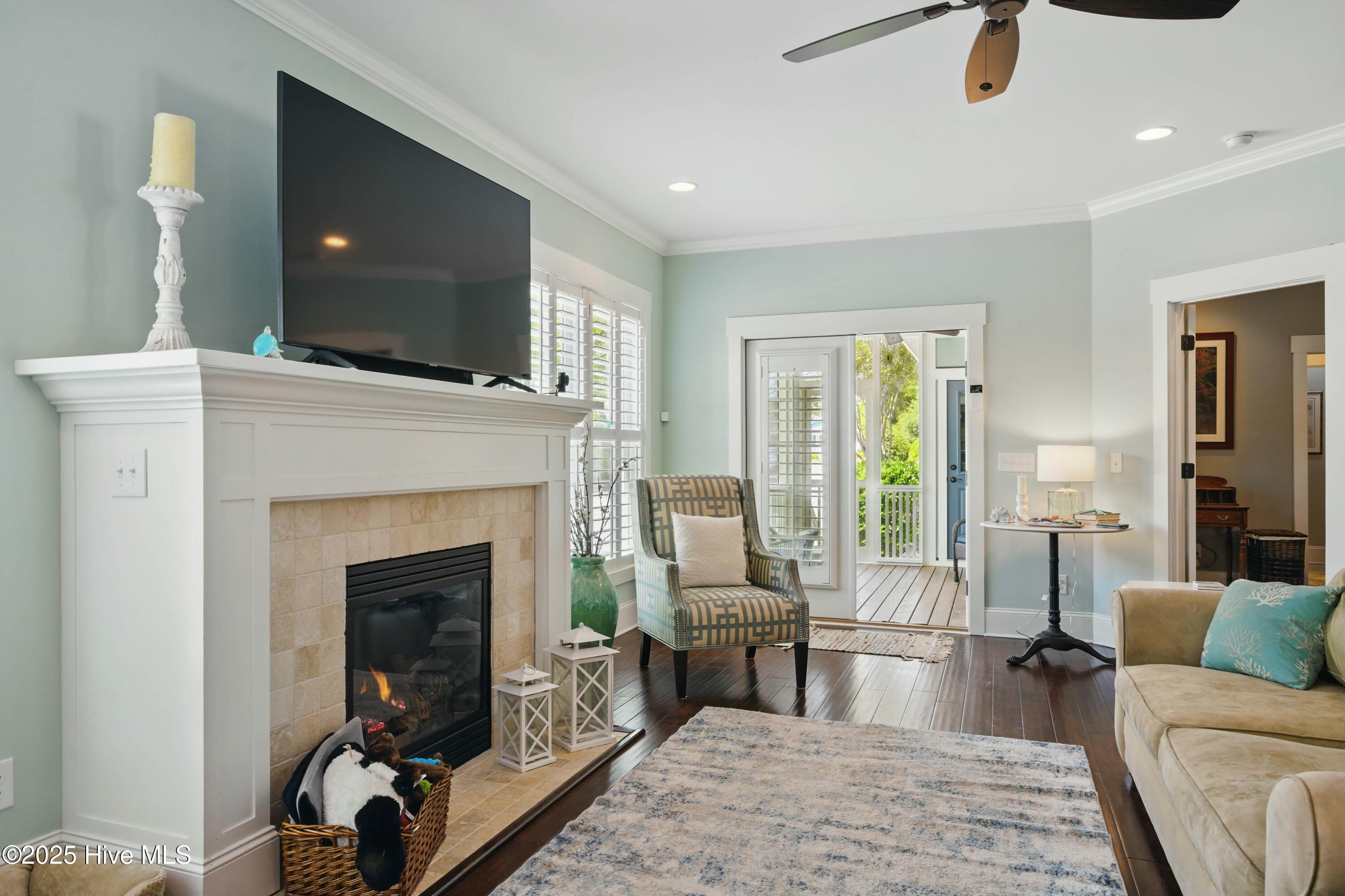 100560955 | Photo 15