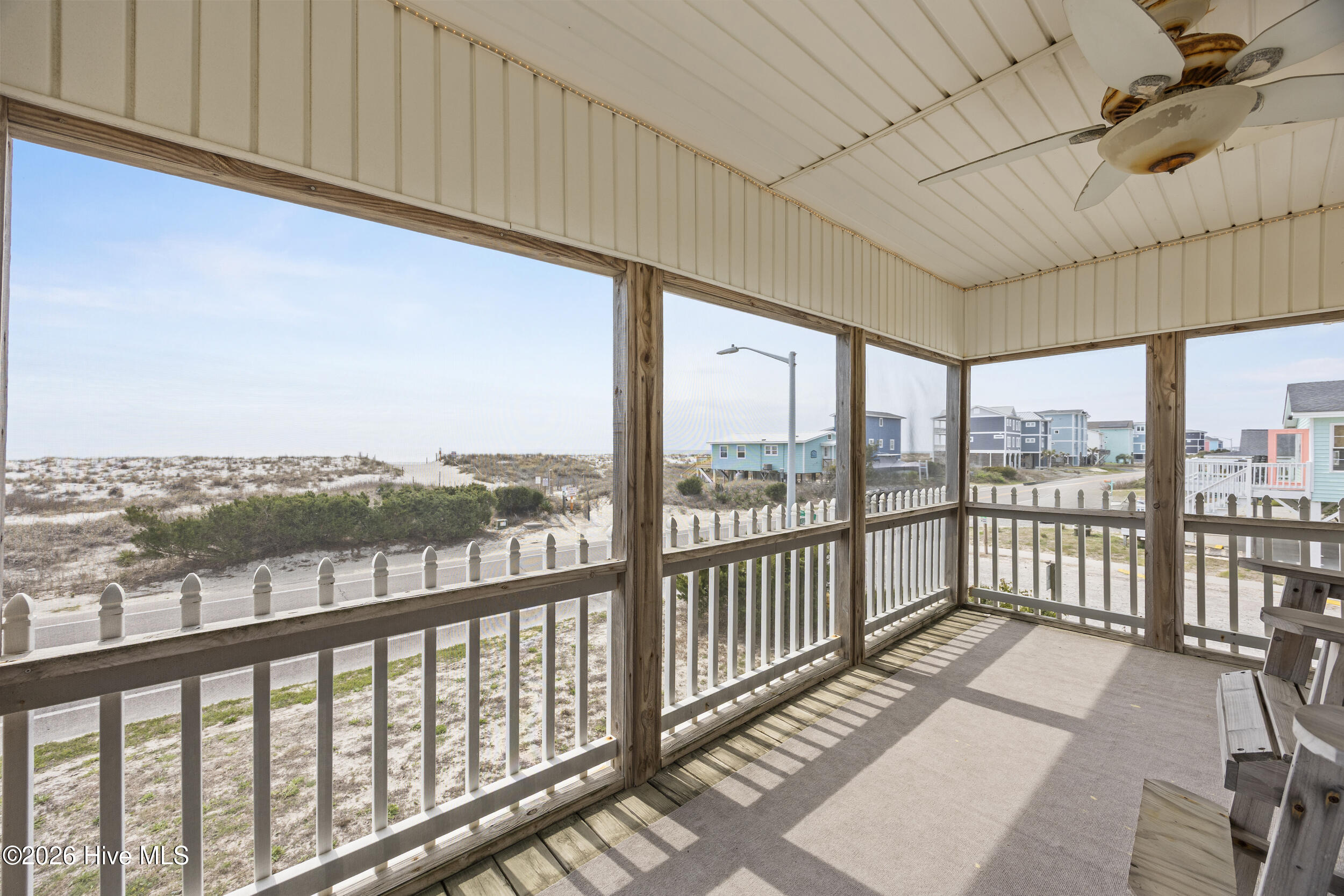 100563115 | Photo 50