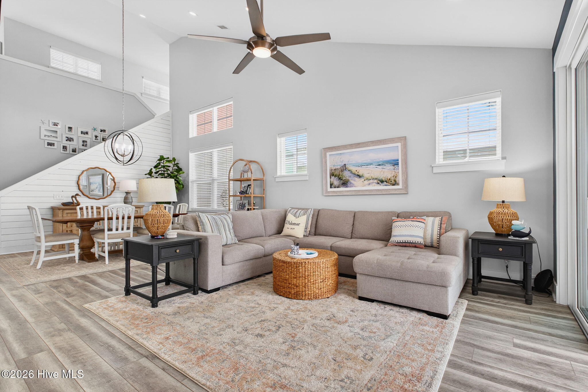 100559730 | Photo 20