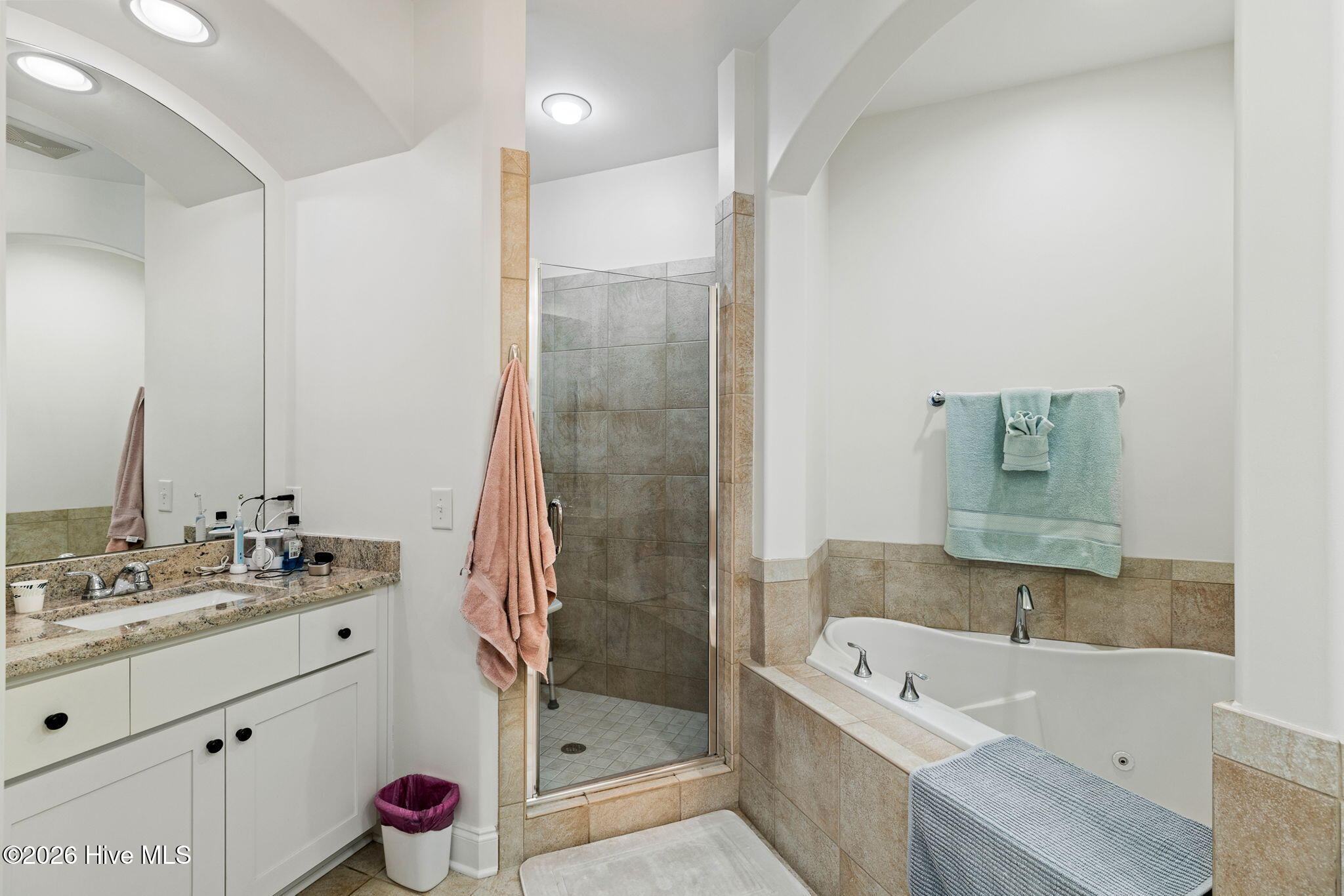 100551308 | Photo 23