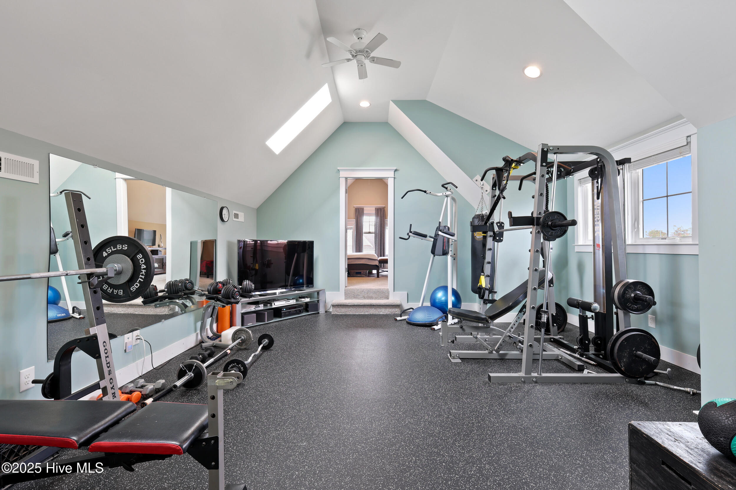 100536655 | Photo 46