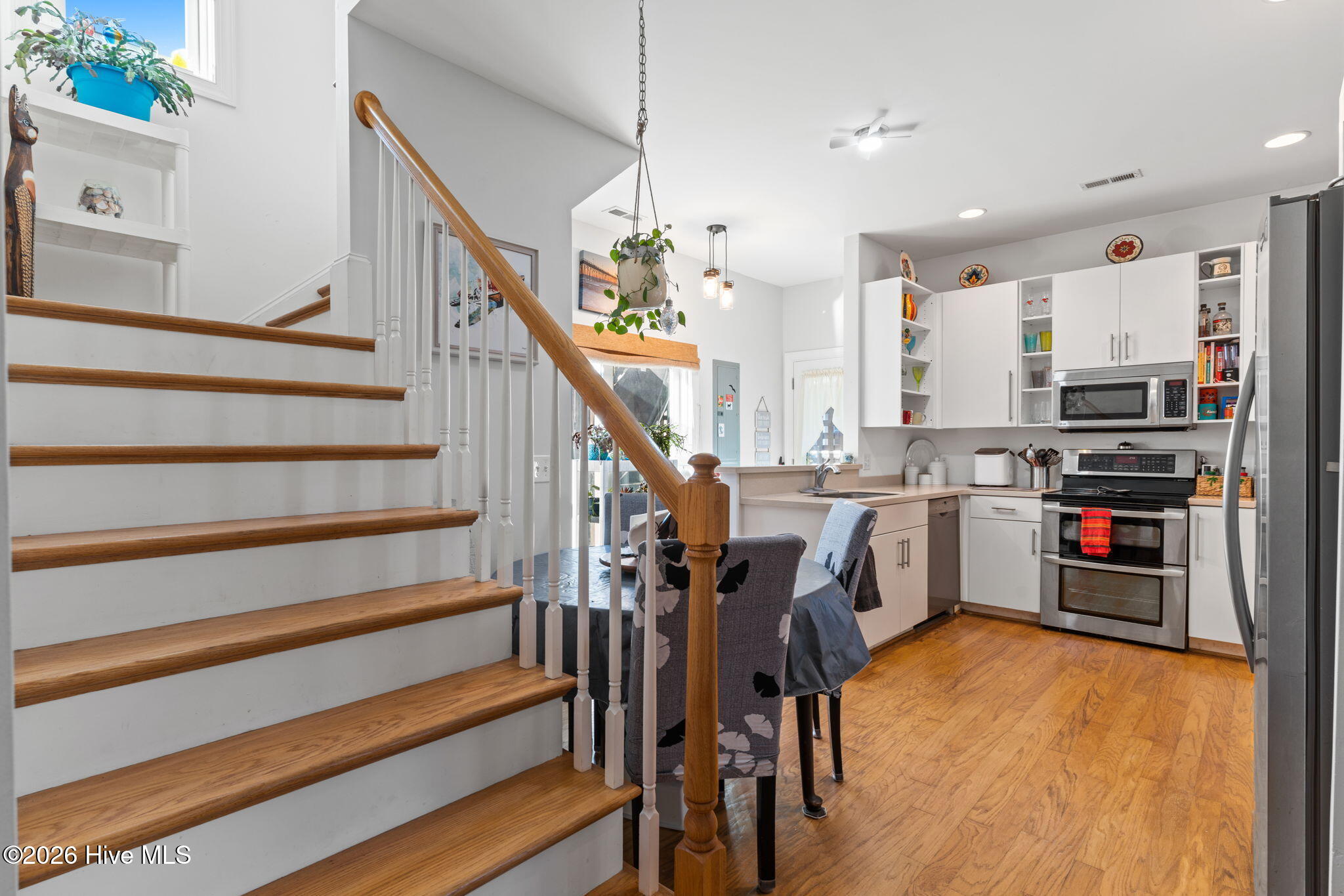 100546382 | Photo 25