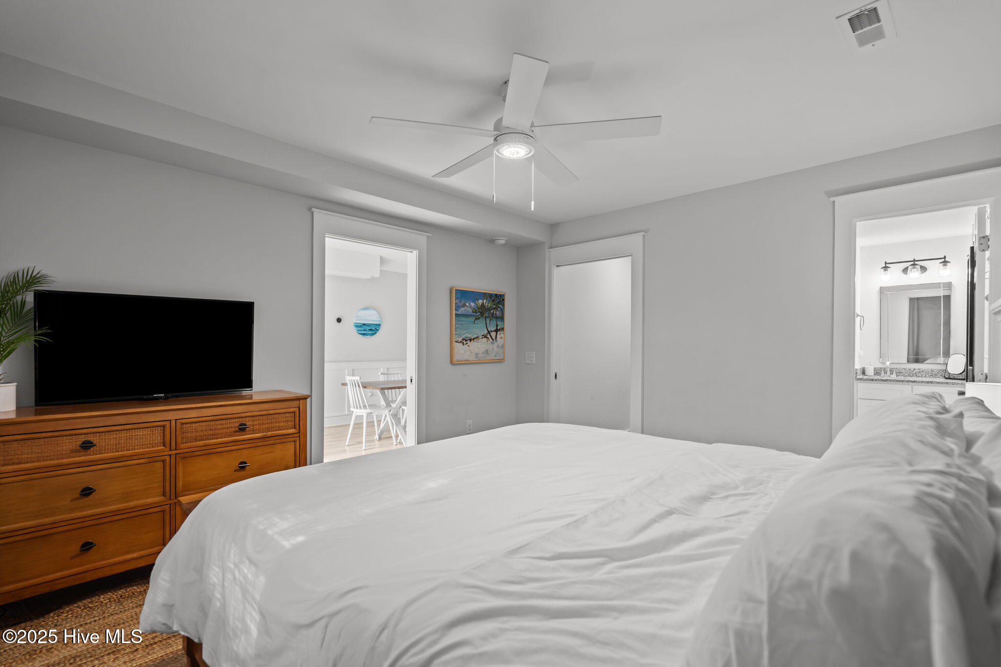 100523824 | Photo 32