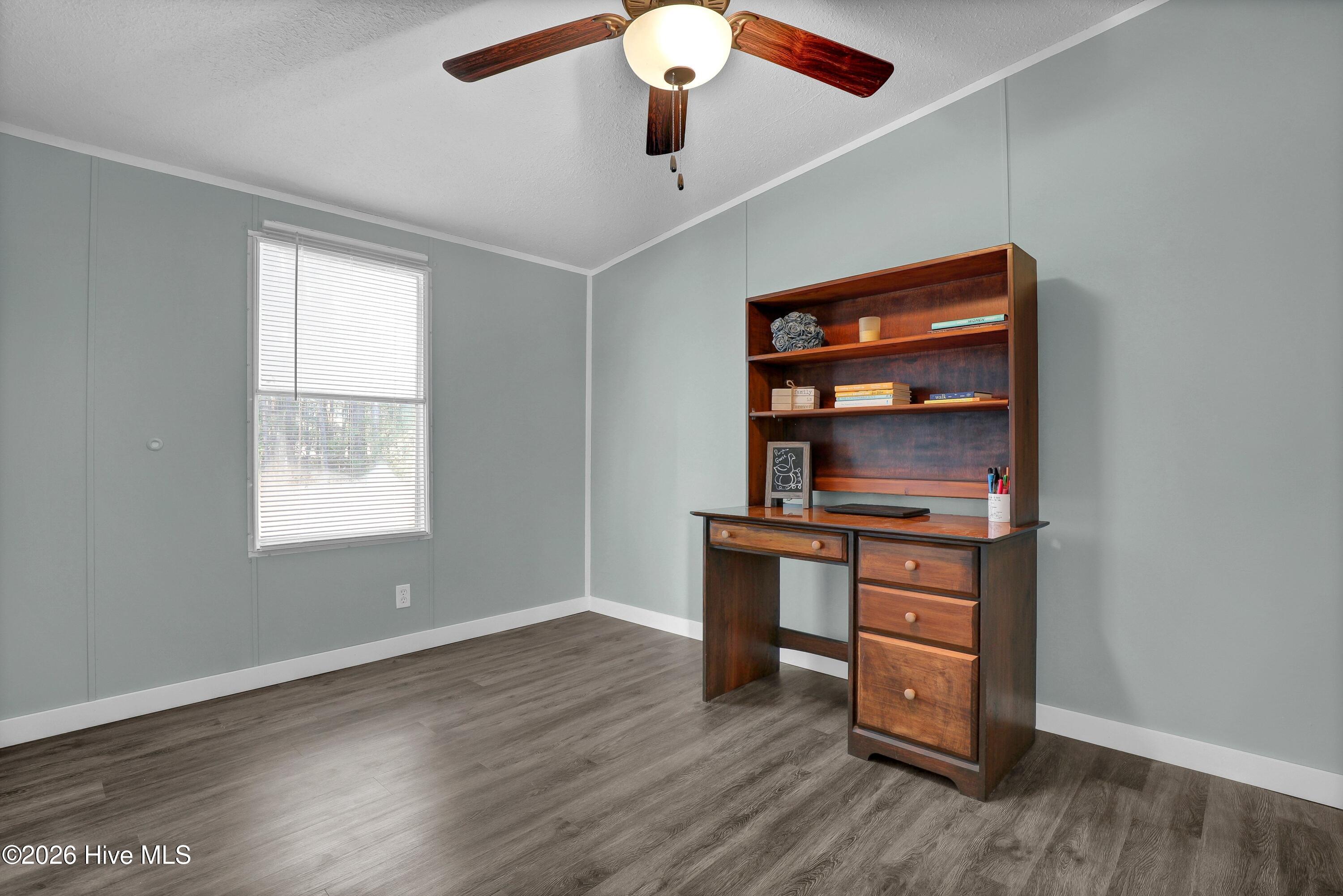 100561181 | Photo 18