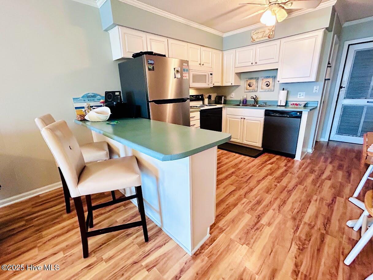 918 Carolina Beach Avenue N 2b, Carolina Beach, NC 28428 – photo 10: 918 CB Ave N 2B kit