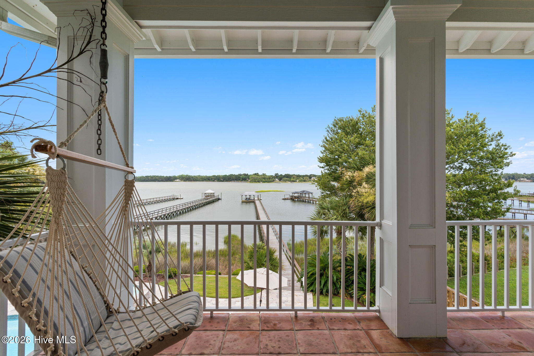 100554709 | Photo 80