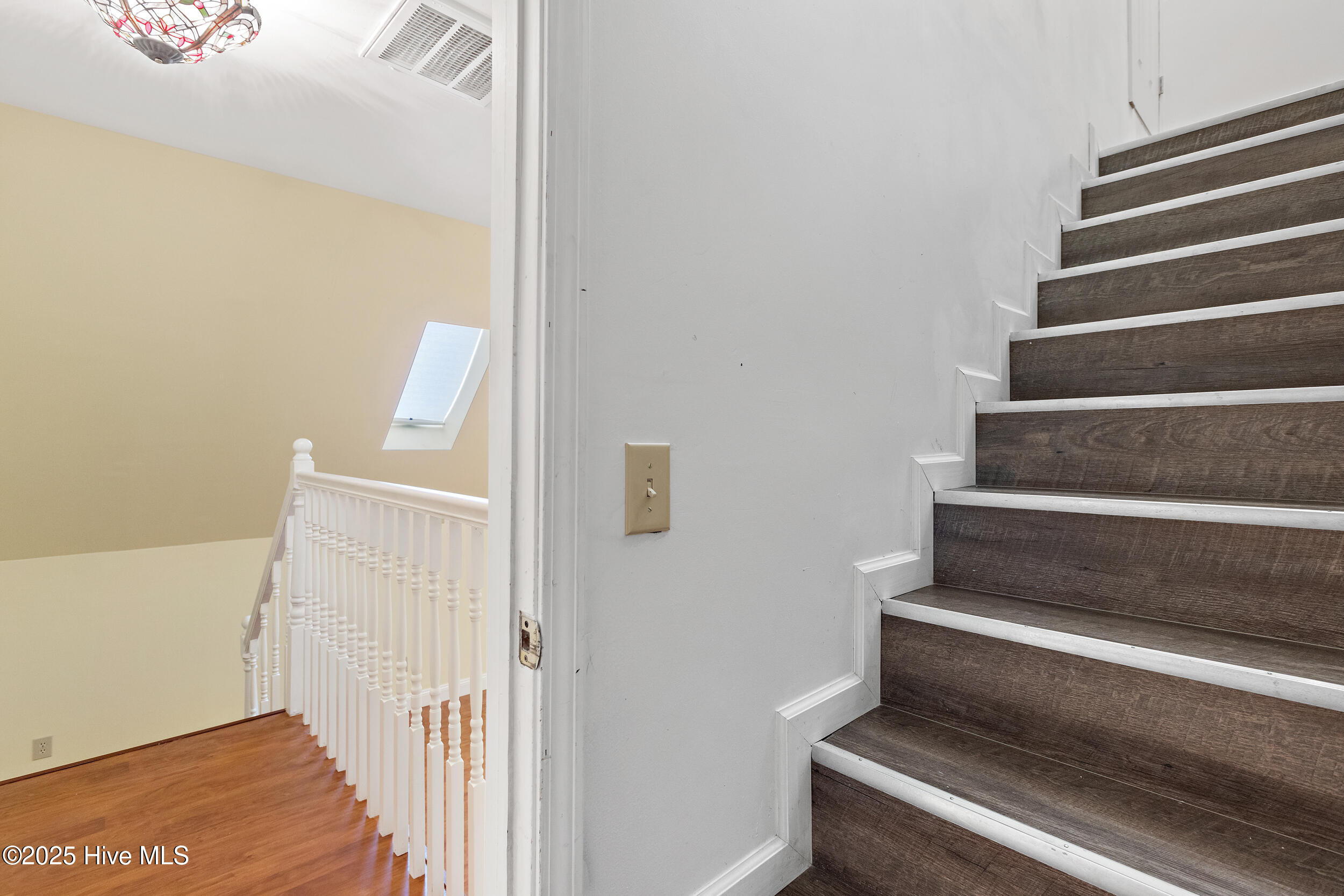 100531940 | Photo 59