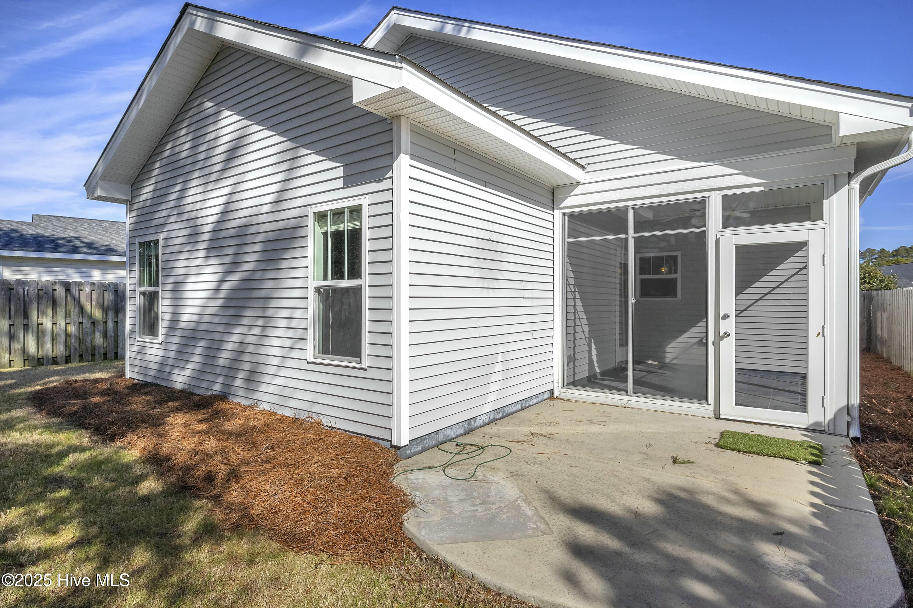 100489569 | Photo 47