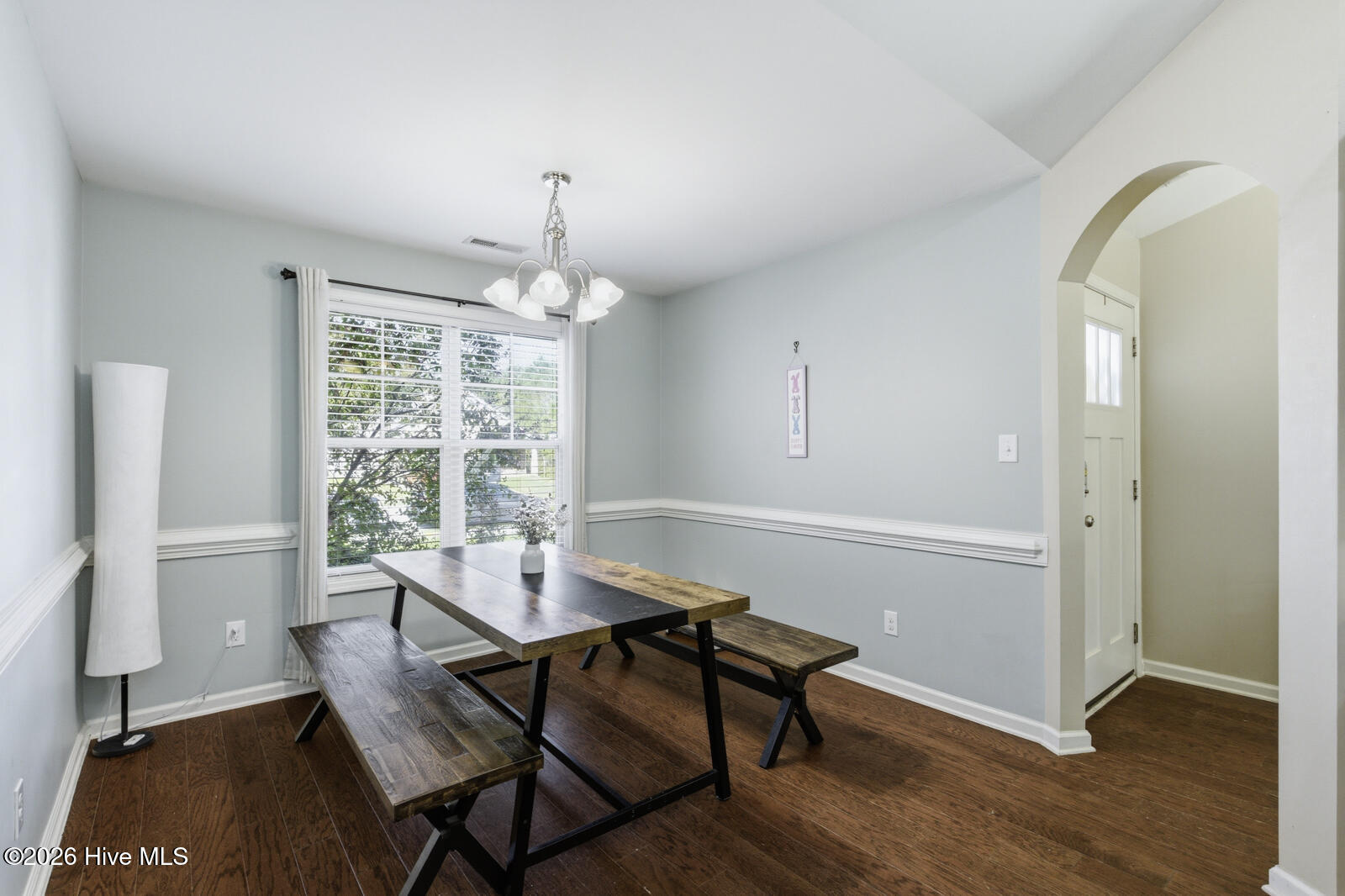 100561870 | Photo 13