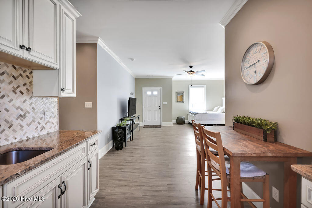 100547742 | Photo 40