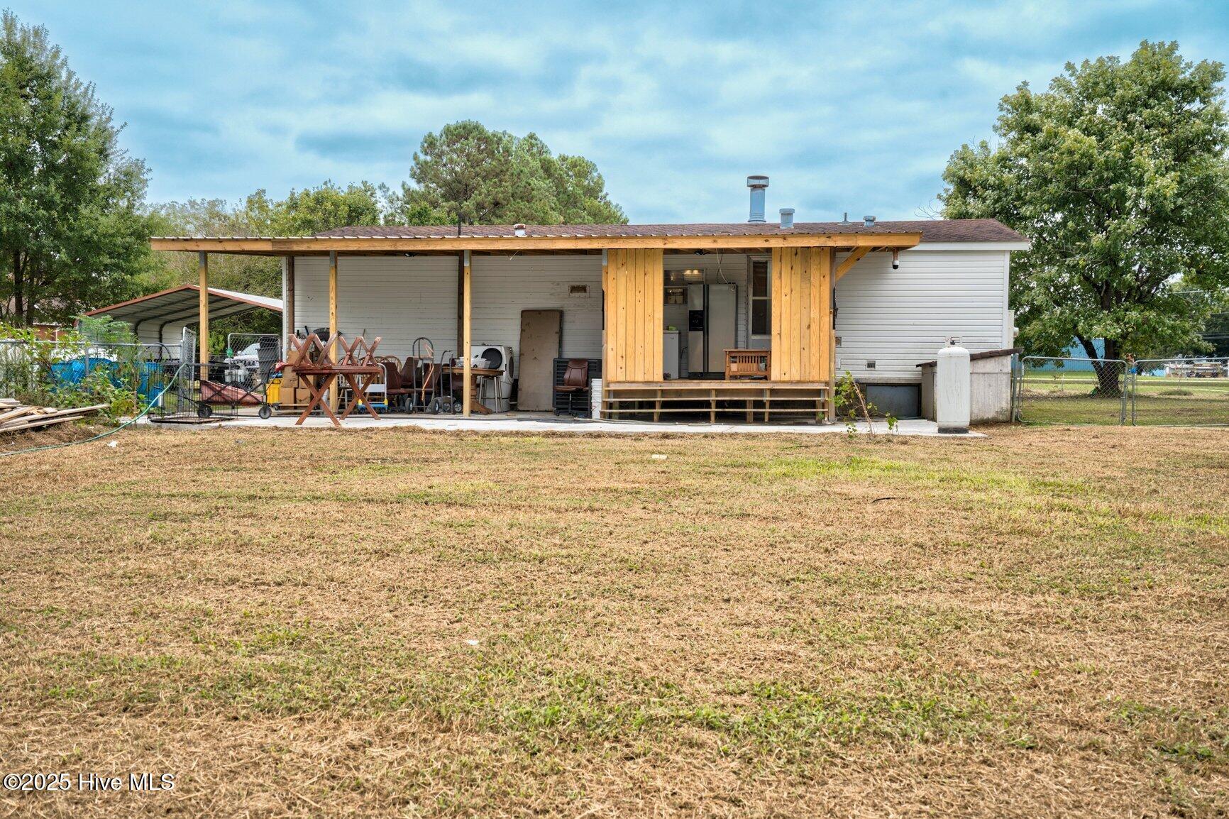 Detached Garage
